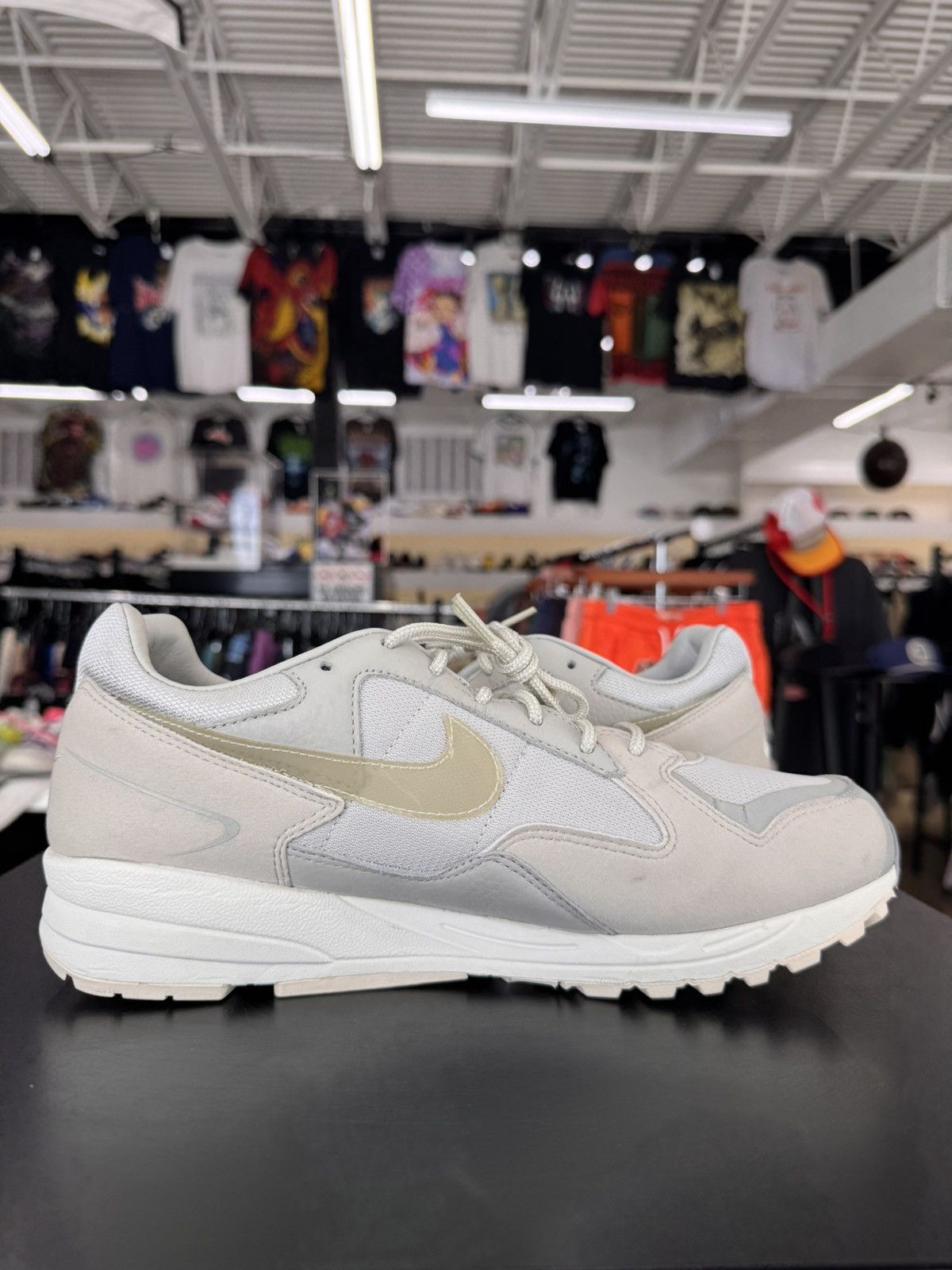 Fear of God × Nike Nike Air Skylon FOG Light Bone Size 9 (2019) Size US 9 / EU 42 - 3 Thumbnail