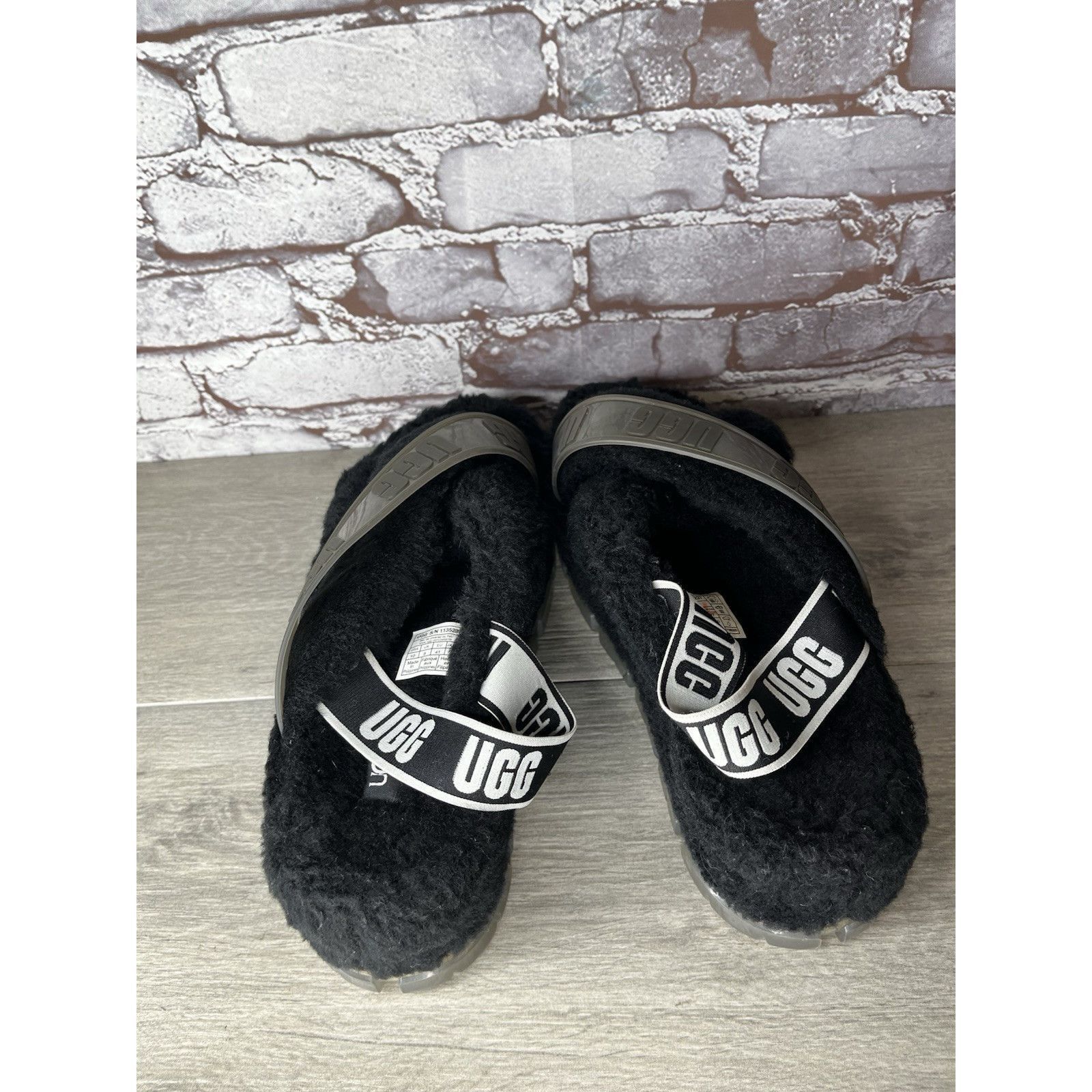 Ugg UGG Fuzzita Black Fur Slingback Slipper Platform Sandals Wom Size US 10 / IT 40 - 6 Thumbnail