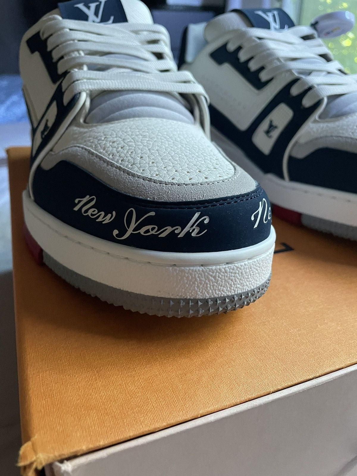 Louis Vuitton Louis Vuitton New York City Of Dreams Trainer Sneaker Size US 10.5 / EU 43-44 - 5 Thumbnail