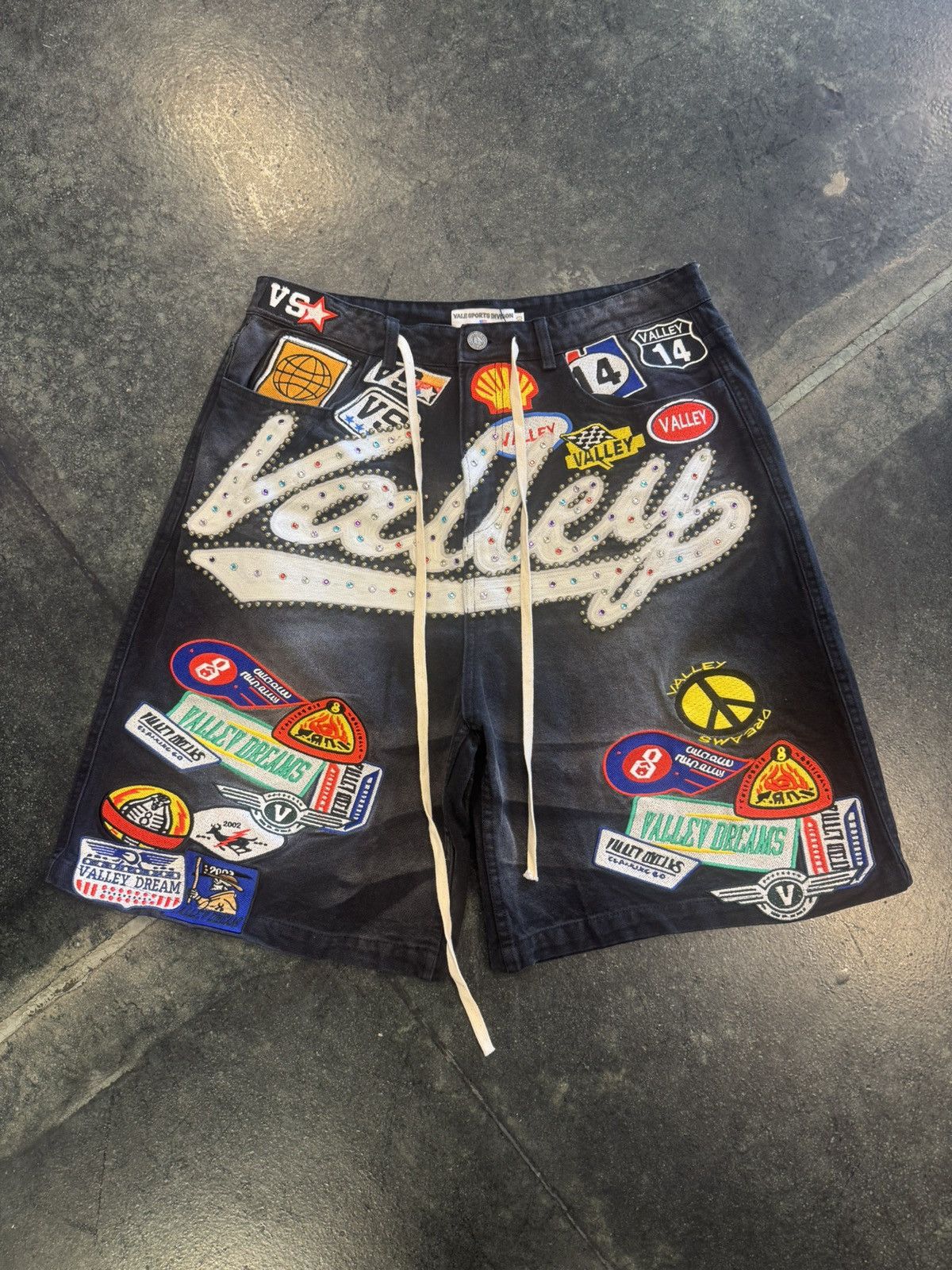 Vale Vale 1980s Denim Shorts Black Size US 30 / EU 46 - 1 Thumbnail