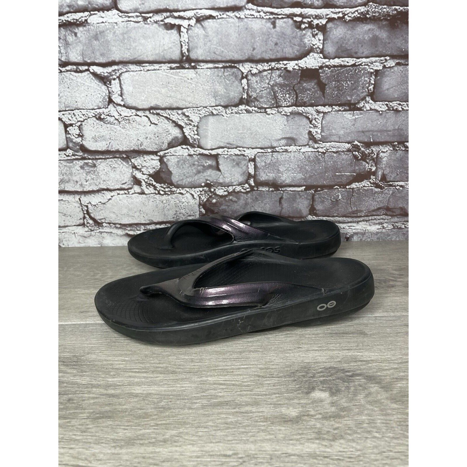 Other Oofos Oolala Cabernet Metallic Purple Recovery Thong Sandals Size US 9 / IT 39 - 6 Thumbnail