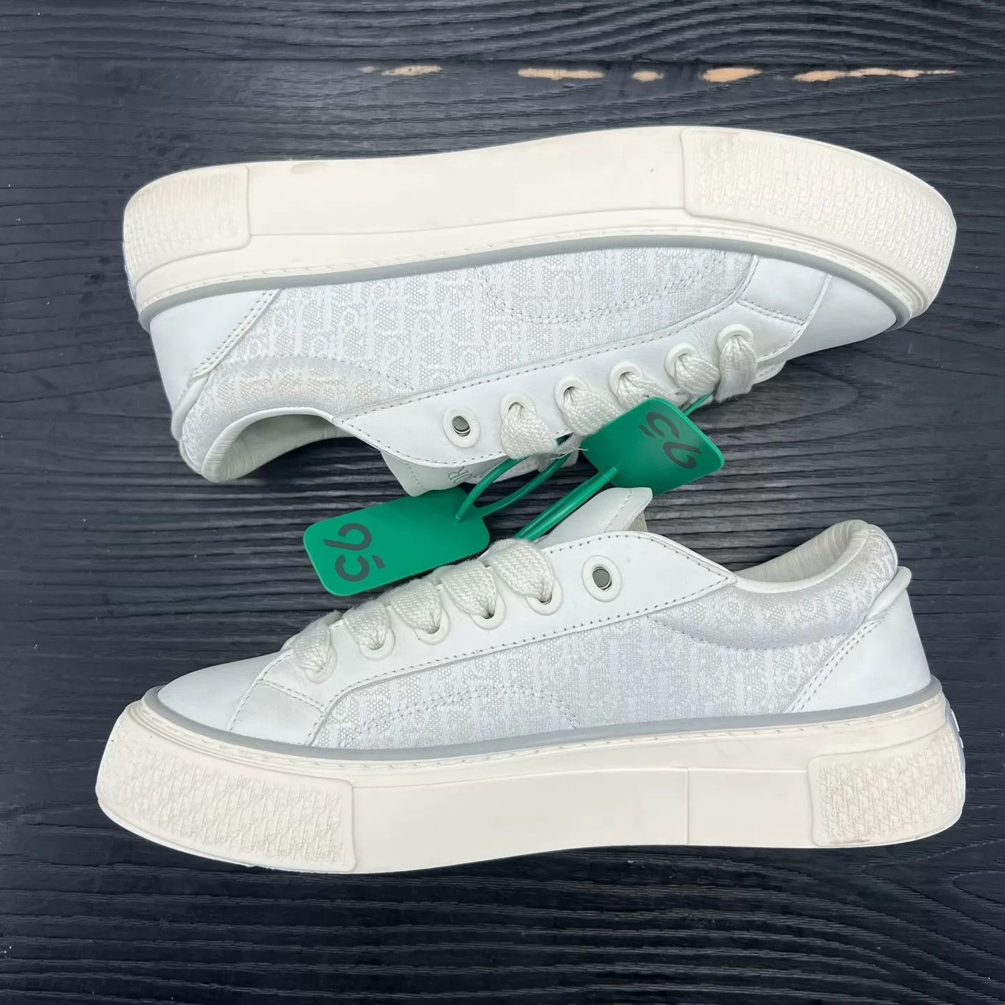 Dior Dior B33 White & Gray 39 Like New Original Box Size US 8.5 / IT 38.5 - 2 Thumbnail