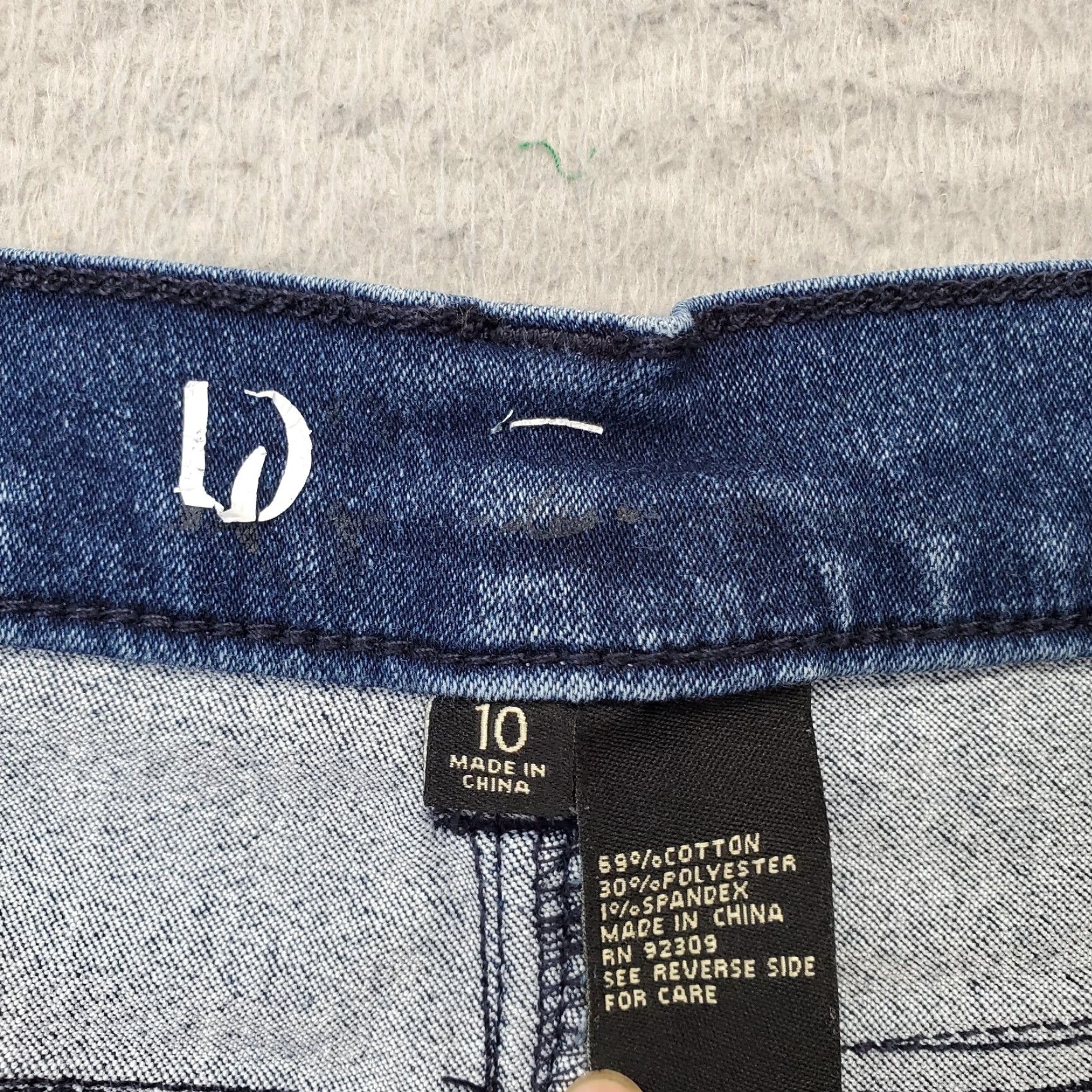 Denime DG2 Faded Whiskered Bootcut Jeans Womens Size 10 Blue Denim Medium Wash Stretch Jeans Womens Mens? Size 32" / US 10 / IT 46 - 6 Thumbnail