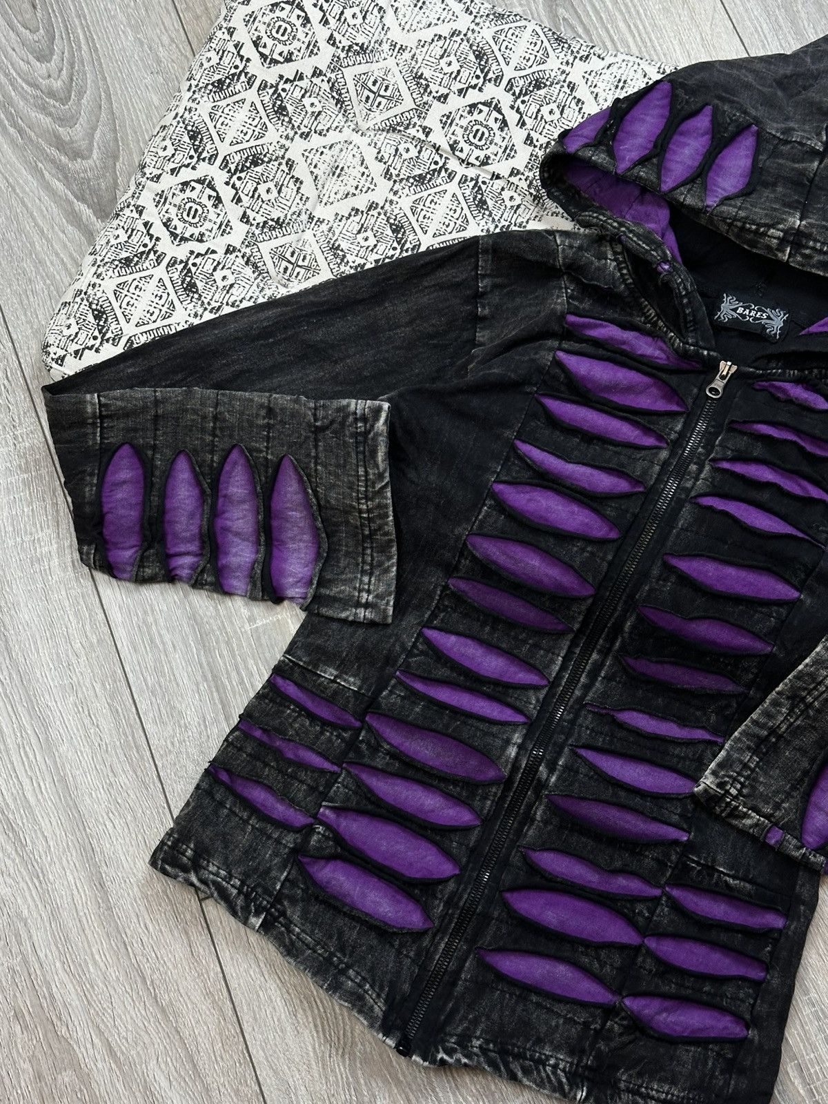 Fruit Of The Loom Boho Slashed Purple Goth Pointed Elf Hippie Goth Hoodie Size S / US 4 / IT 40 - 3 Thumbnail