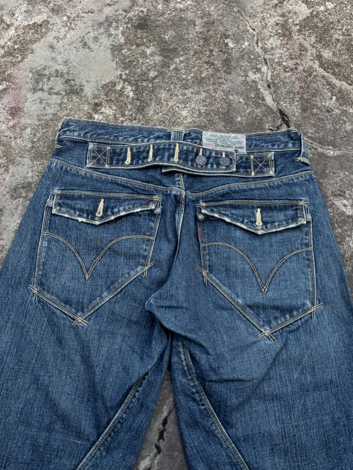 Levi's Engineered Buckle Belt Levis Jorts Styled Vintage Size US 29 - 3 Thumbnail