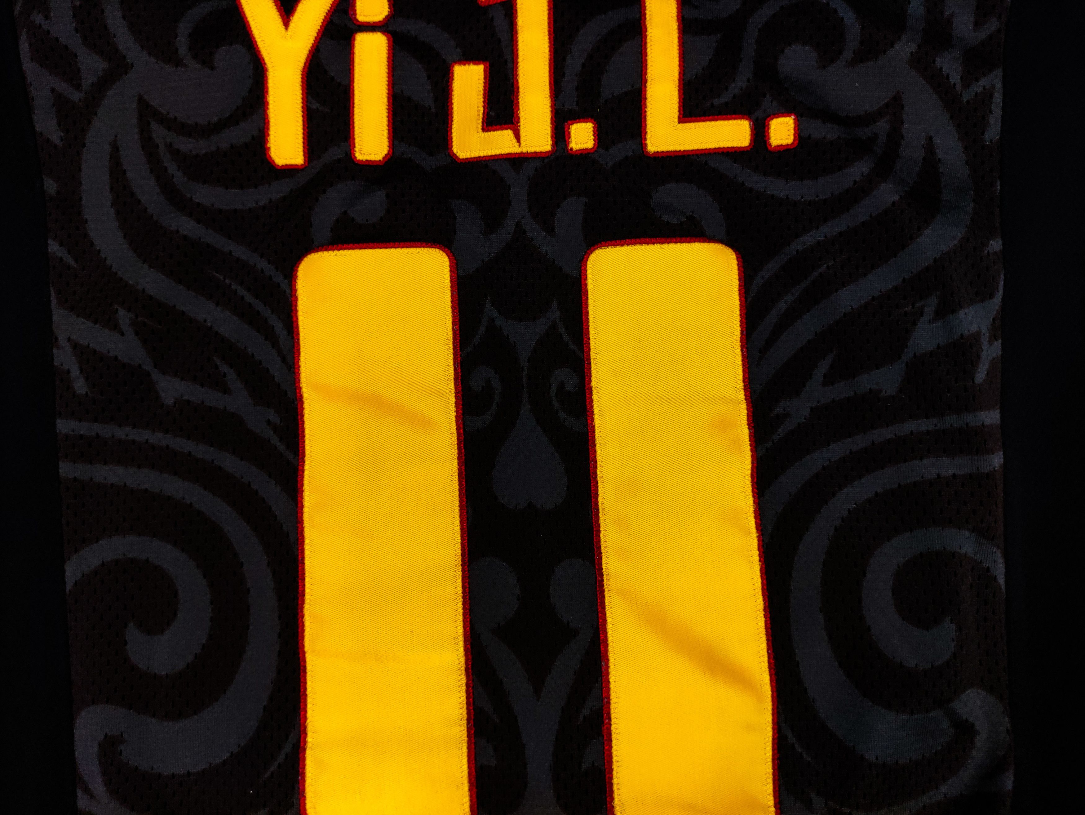 Nike Yi J.L. #11 China Basketball Yi Jianlian Jersey Shirt Kit Size US XL / EU 56 / 4 - 12 Thumbnail
