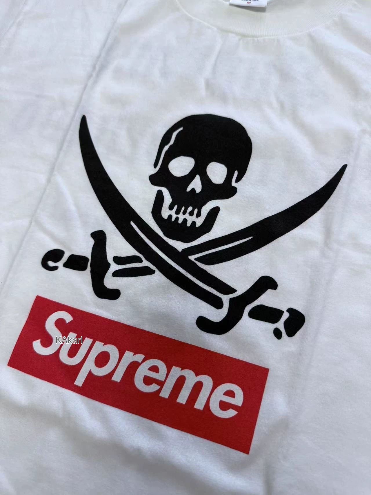 Supreme White Skull and Cross s Graphic T-Shirt Size US M / EU 48-50 / 2 - 2 Thumbnail