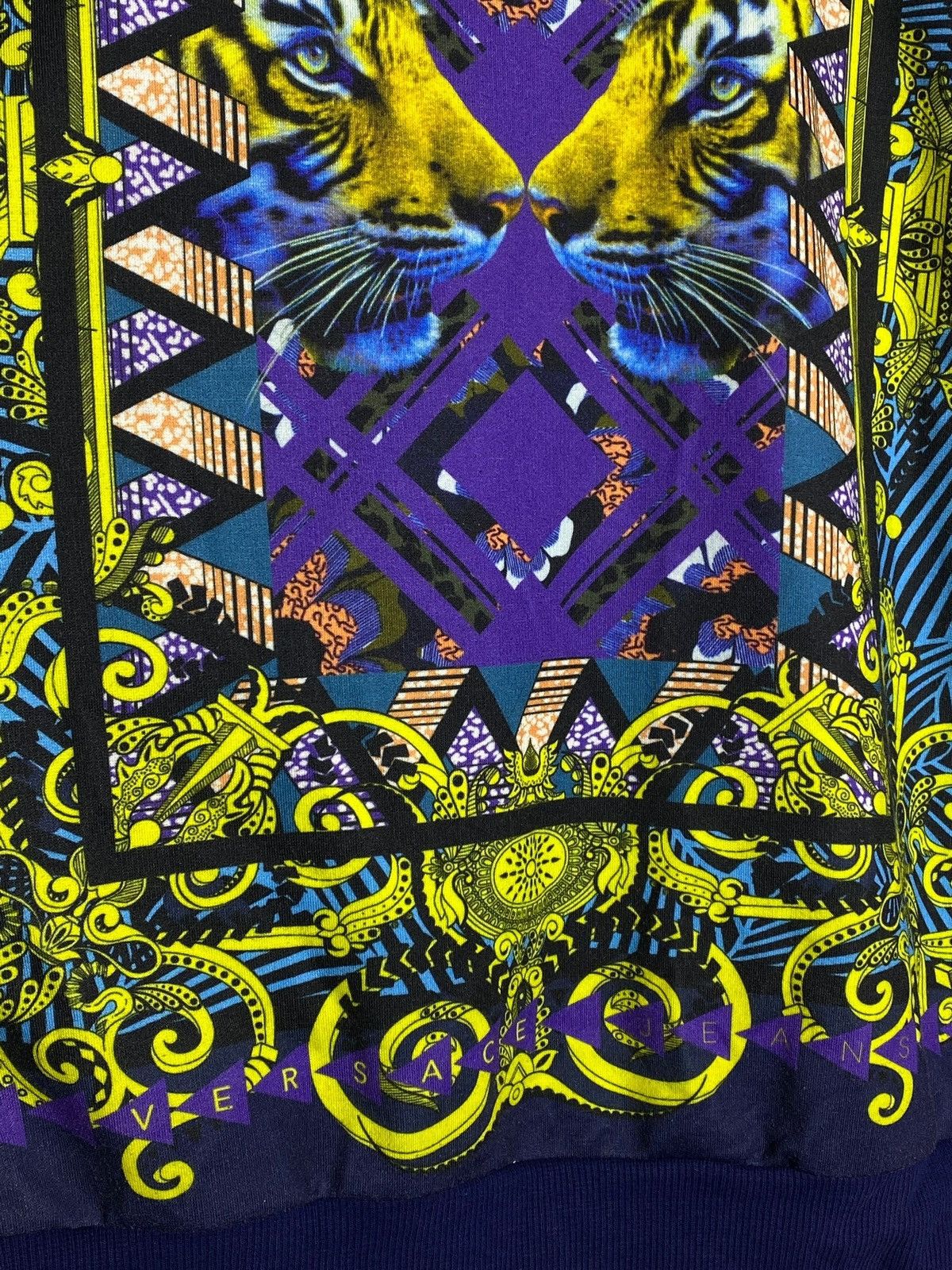 Versace 🔥 VERSACE TIGER PRINT RARE LUXE SWEATER BAROQUE ART Size US S / EU 44-46 / 1 - 5 Thumbnail