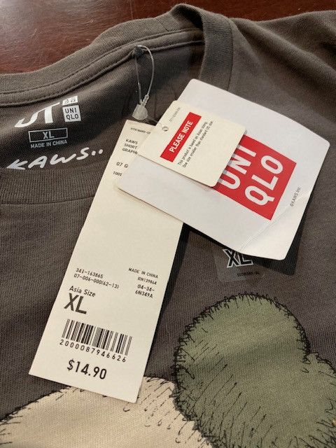 Kaws KAWS x Uniqlo Passing Through Tee Grey Size US XL / EU 56 / 4 - 5 Thumbnail