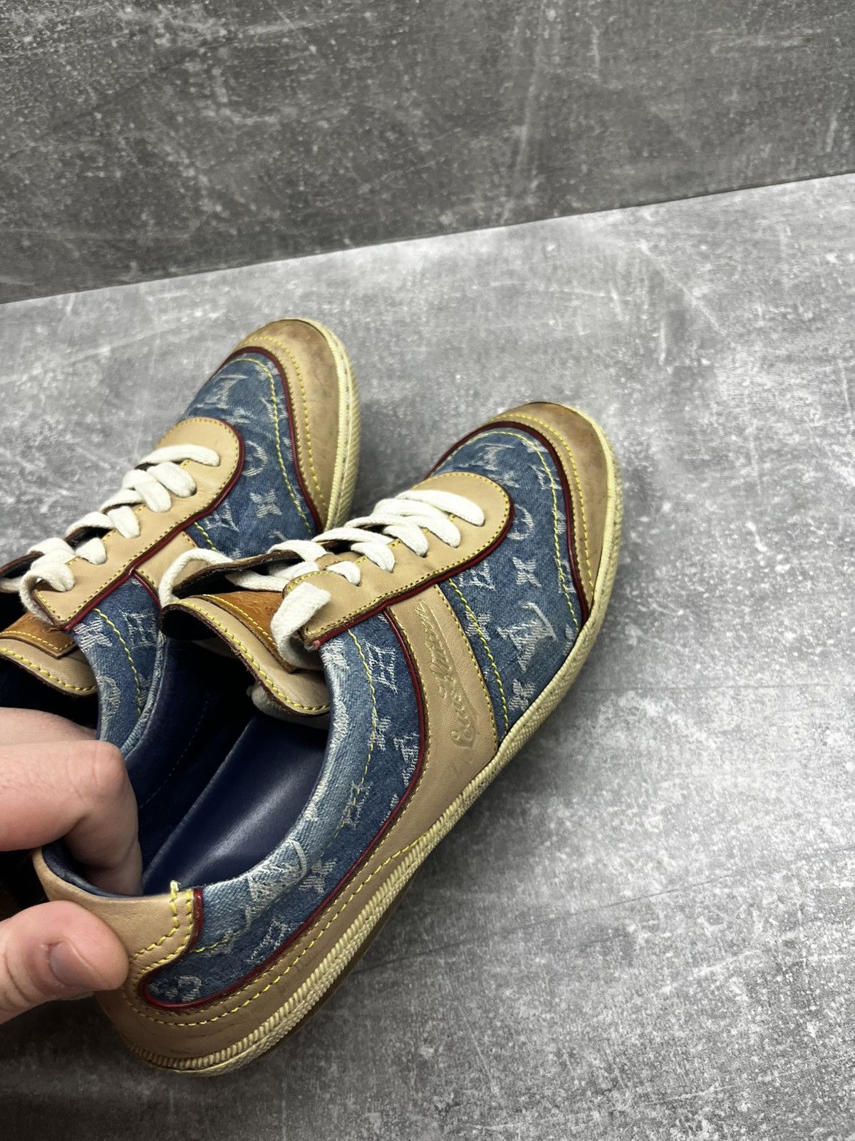 Louis Vuitton Louis Vuitton beige leather blue monogram denim sneakers Size US 6 / IT 36 - 14 Thumbnail