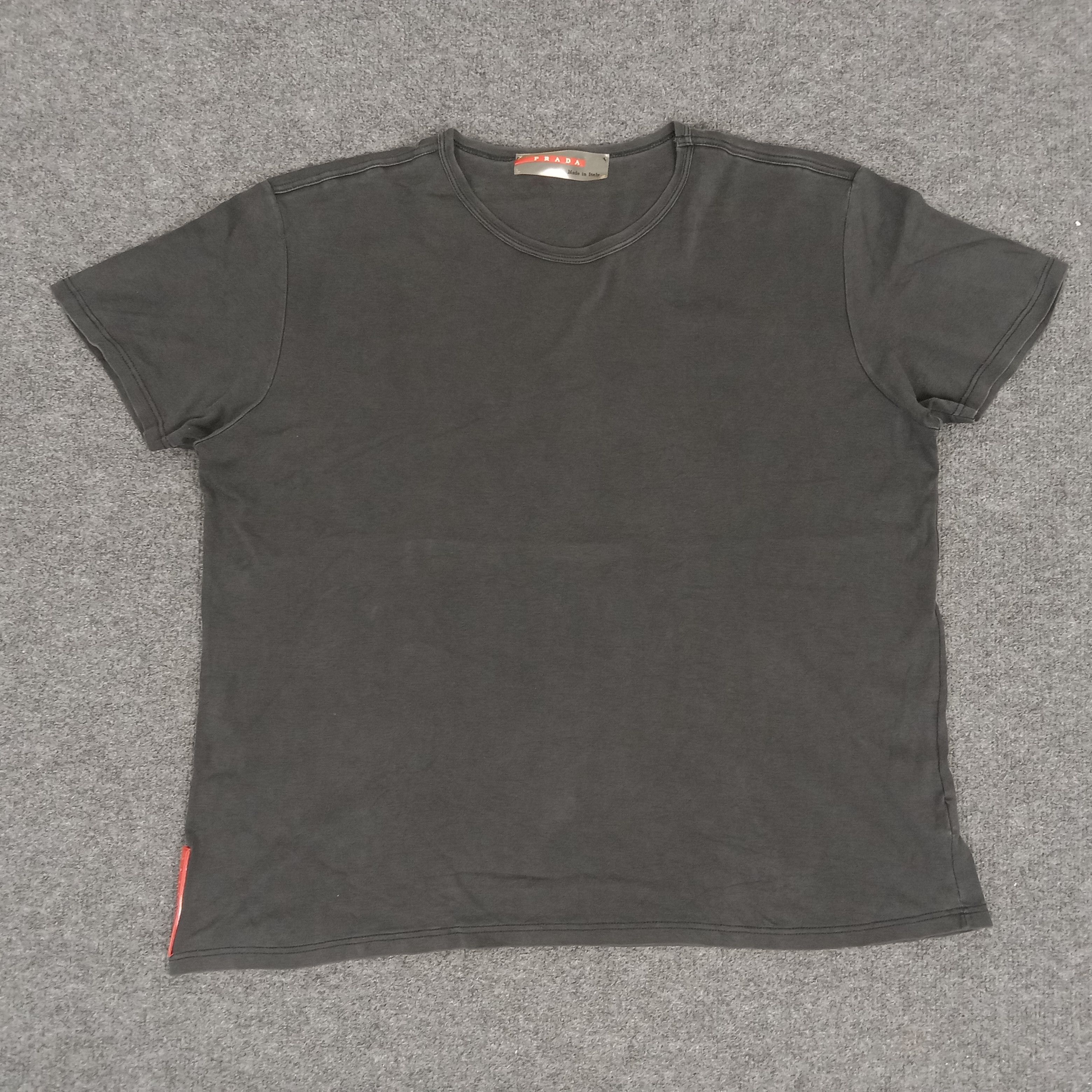 Prada × Vintage Prada Italian Luxury Brand Tshirt Size M / US 6-8 / IT 42-44 - 1 Thumbnail