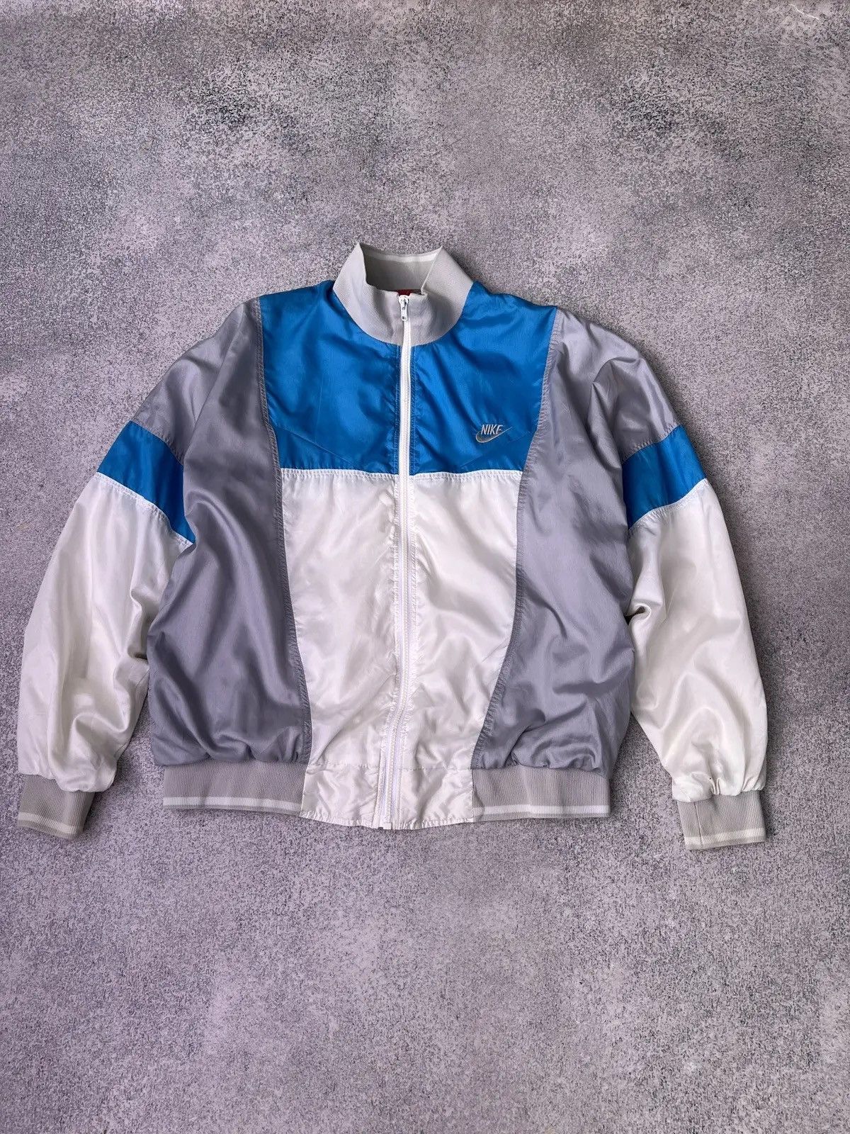 Nike × Vintage NIKE Windbreaker Jacket Coat Vintage 1980s Windrunner Retro Size US L / EU 52-54 / 3 - 2 Thumbnail