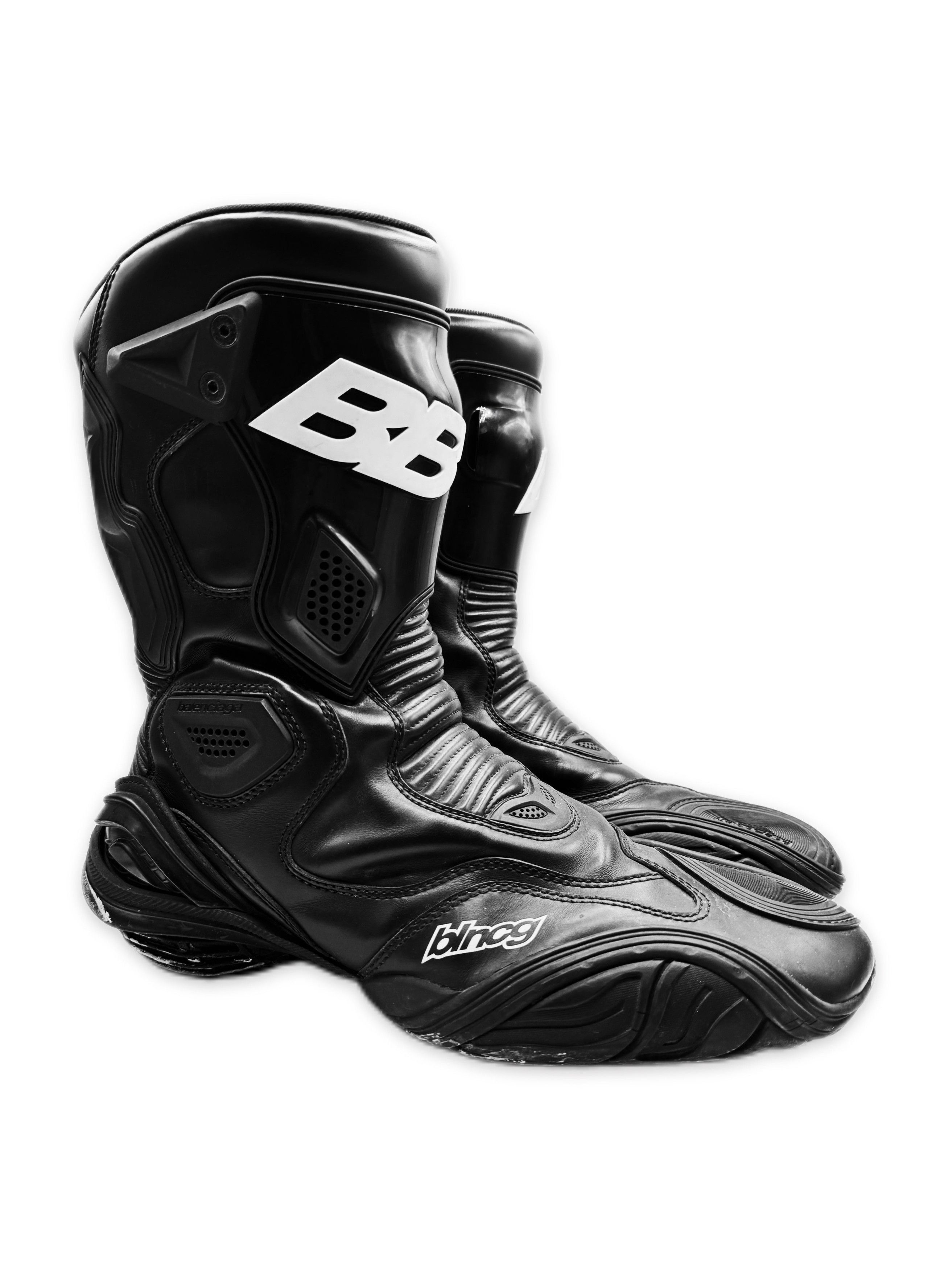 Balenciaga Balenciaga BB Metal Logo Rim Zipped Boots Size 41 | Grailed