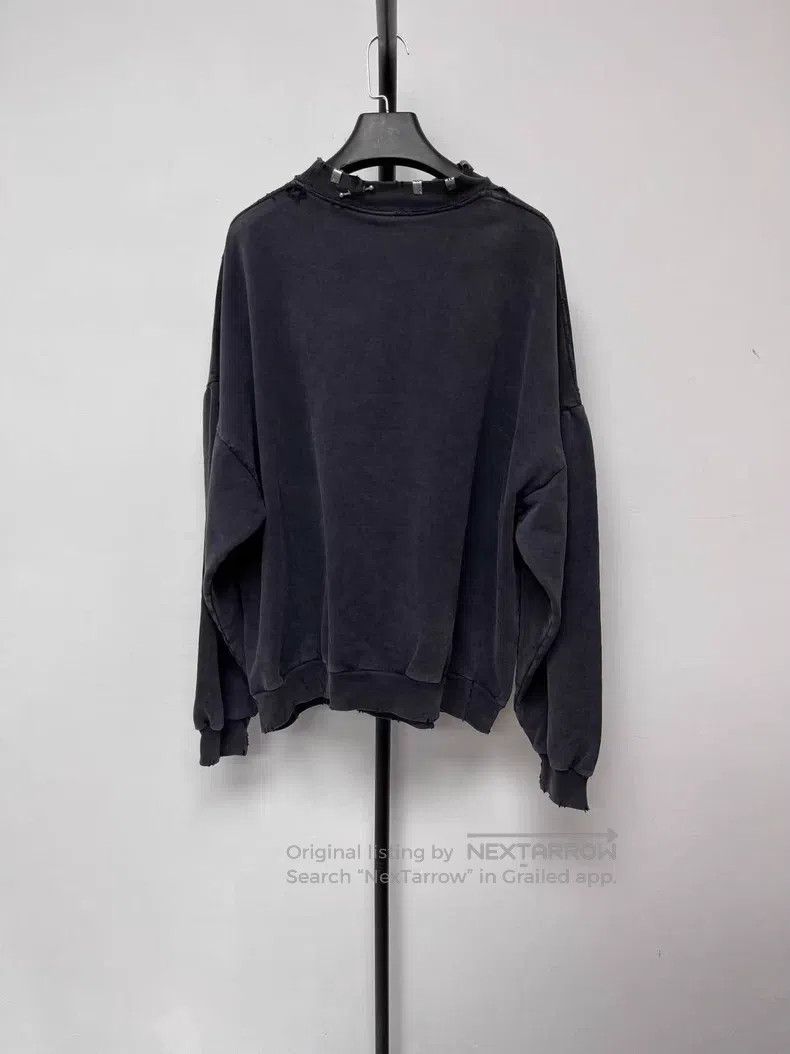 Balenciaga Balenciaga Solid Color Hole-Punched Metal Accessory Round Size US S / EU 44-46 / 1 - 2 Thumbnail