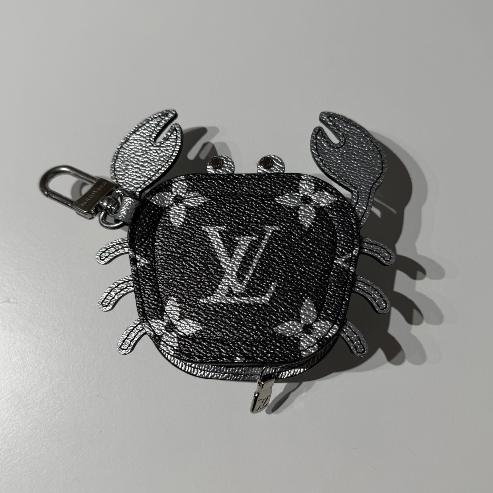 Louis Vuitton Louis Vuitton Leather Crab Bag Charm Size ONE SIZE - 5 Thumbnail
