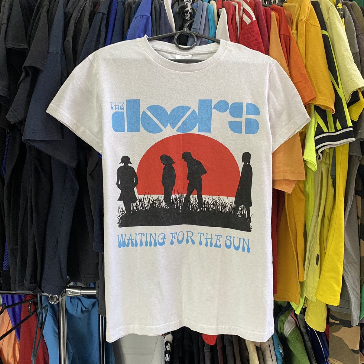 Band Tees Vintage Doors Waiting For the sun rock band tee Size US M / EU 48-50 / 2 - 1 Thumbnail