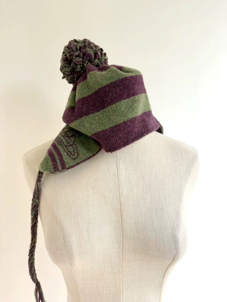 Vivienne Westwood Vivienne Westwood A green striped hat with a hat protectin Size ONE SIZE - 4 Thumbnail