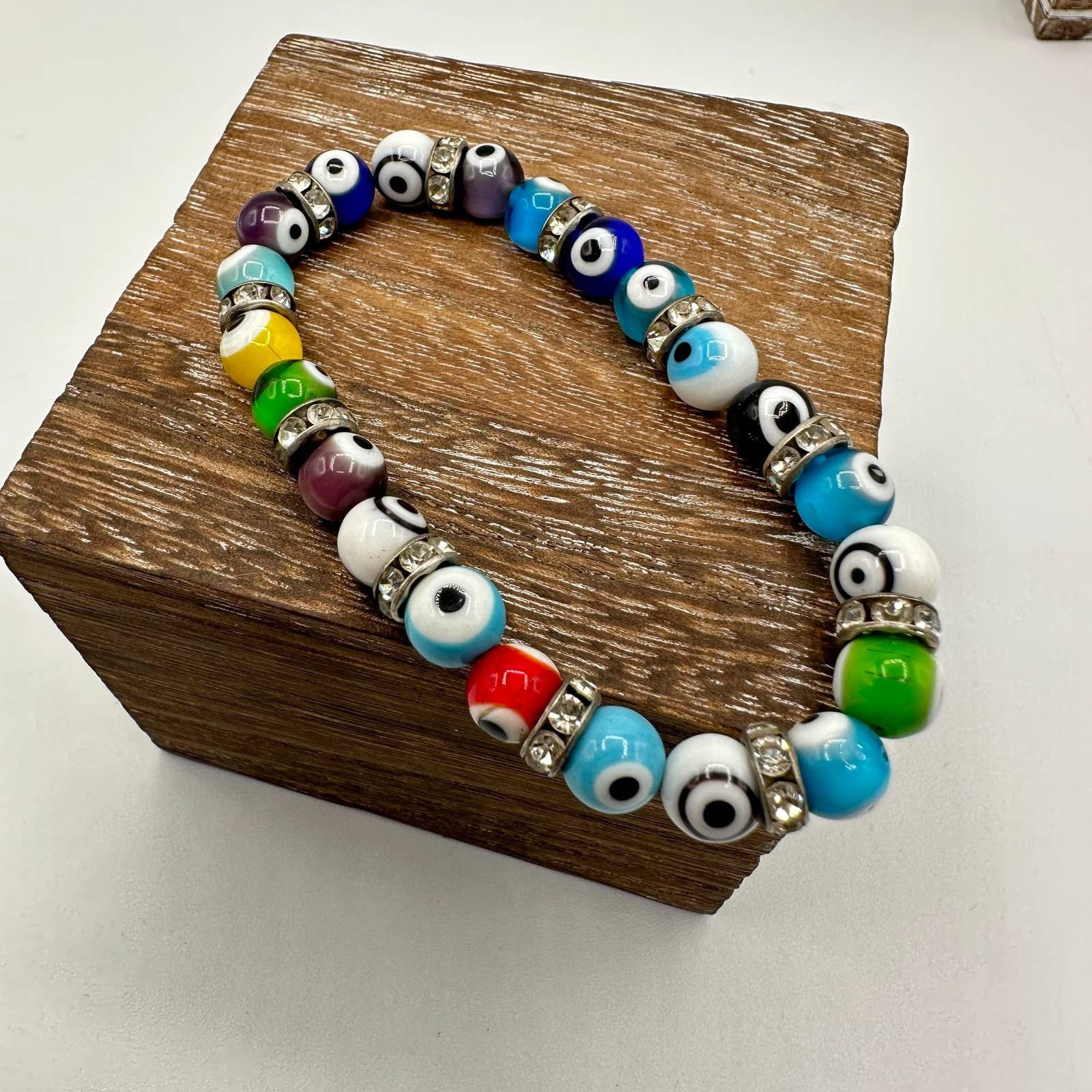 The Unbranded Brand Evil Eye Stretch Bracelet From 2009 Size ONE SIZE - 1 Thumbnail