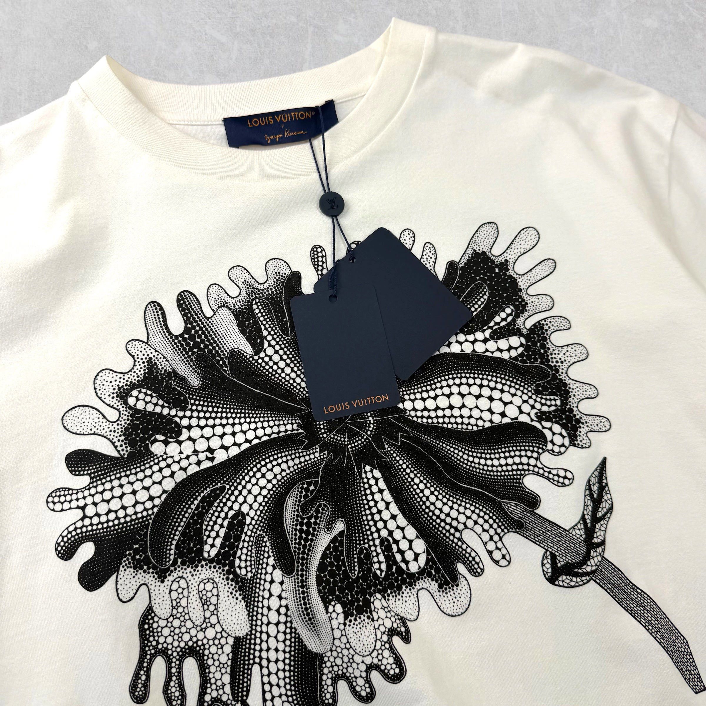 Louis Vuitton LV x Yayoi Kasuma Psychedelic Flower Tee XXL Size US XXL / EU 58 / 5 - 3 Thumbnail