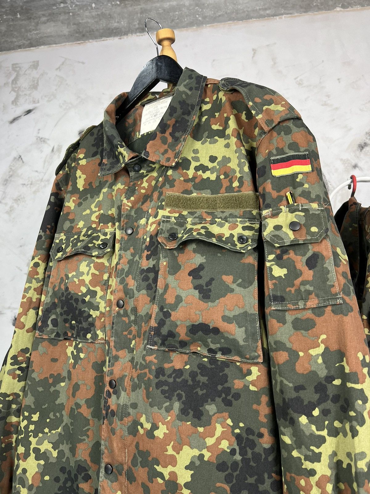 Vintage Vintage 1998 Germany Army Camo Shirt Jacket Size M - L Size US M / EU 48-50 / 2 - 4 Thumbnail
