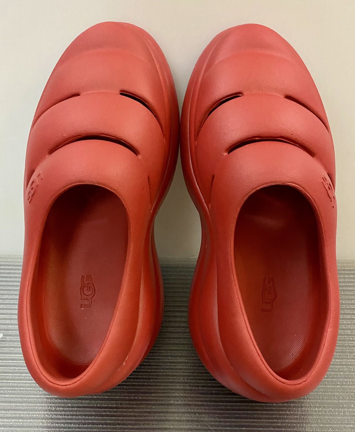 Ugg Ugg Sport Yeah Molded Clog Samba Red Women Size 9 VGC Size US 9 / IT 39 - 10 Thumbnail