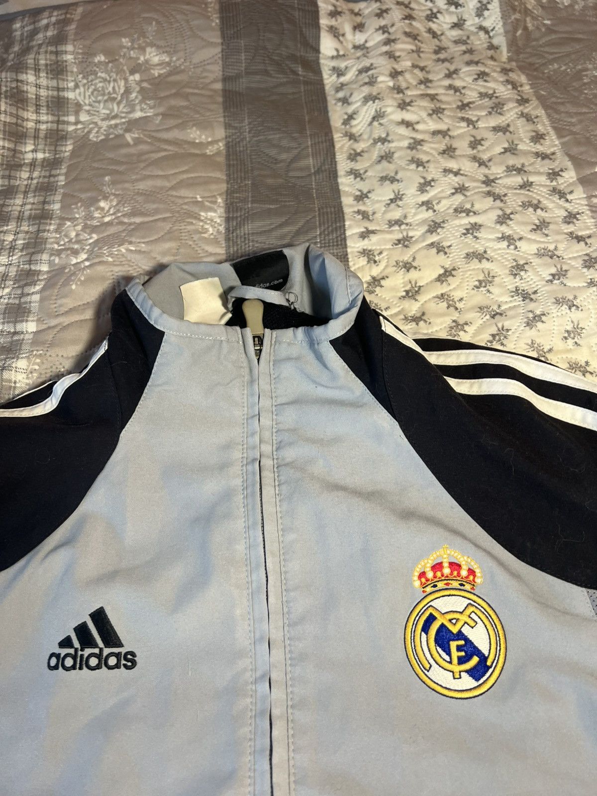 Adidas Real Madrid 03/04Adidas Kids M (12/152) Jacke Vintage 2000s Size US M / EU 48-50 / 2 - 3 Thumbnail