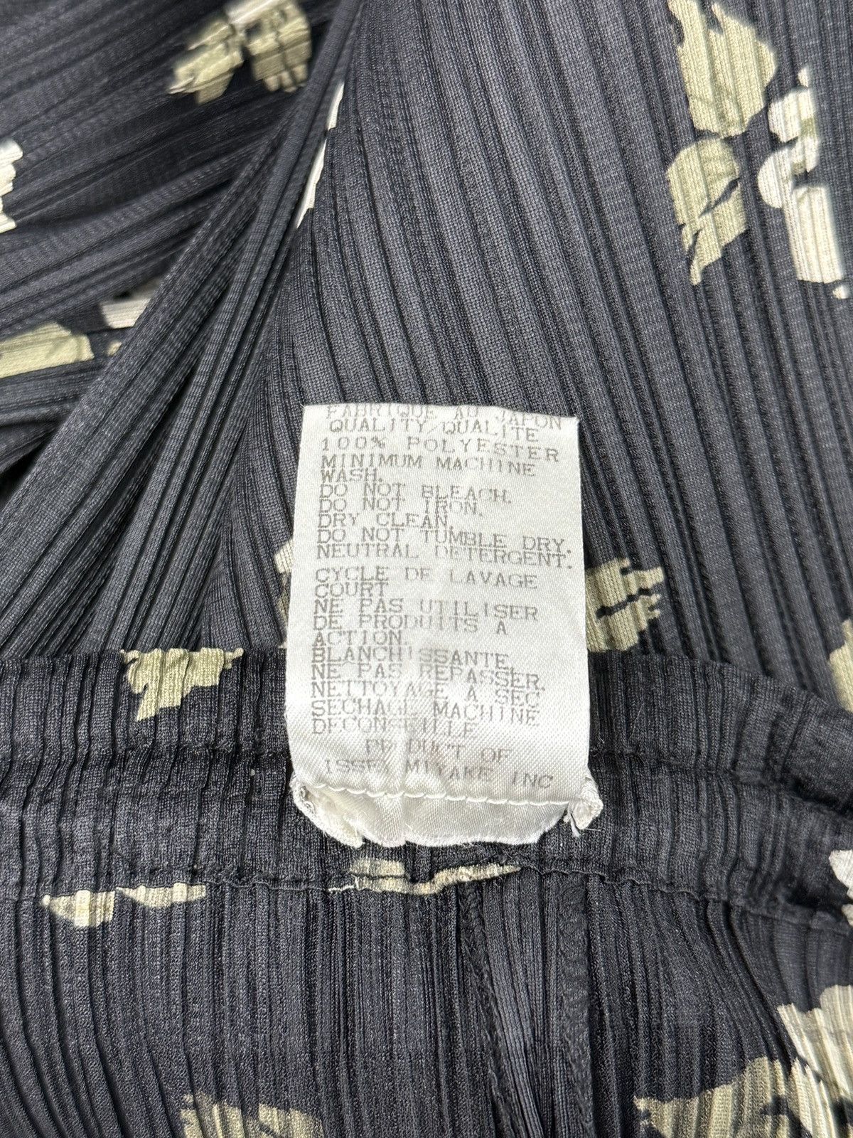Pleats Please Issey Miyake Black gardenia pleated pants Size 37" - 5 Thumbnail