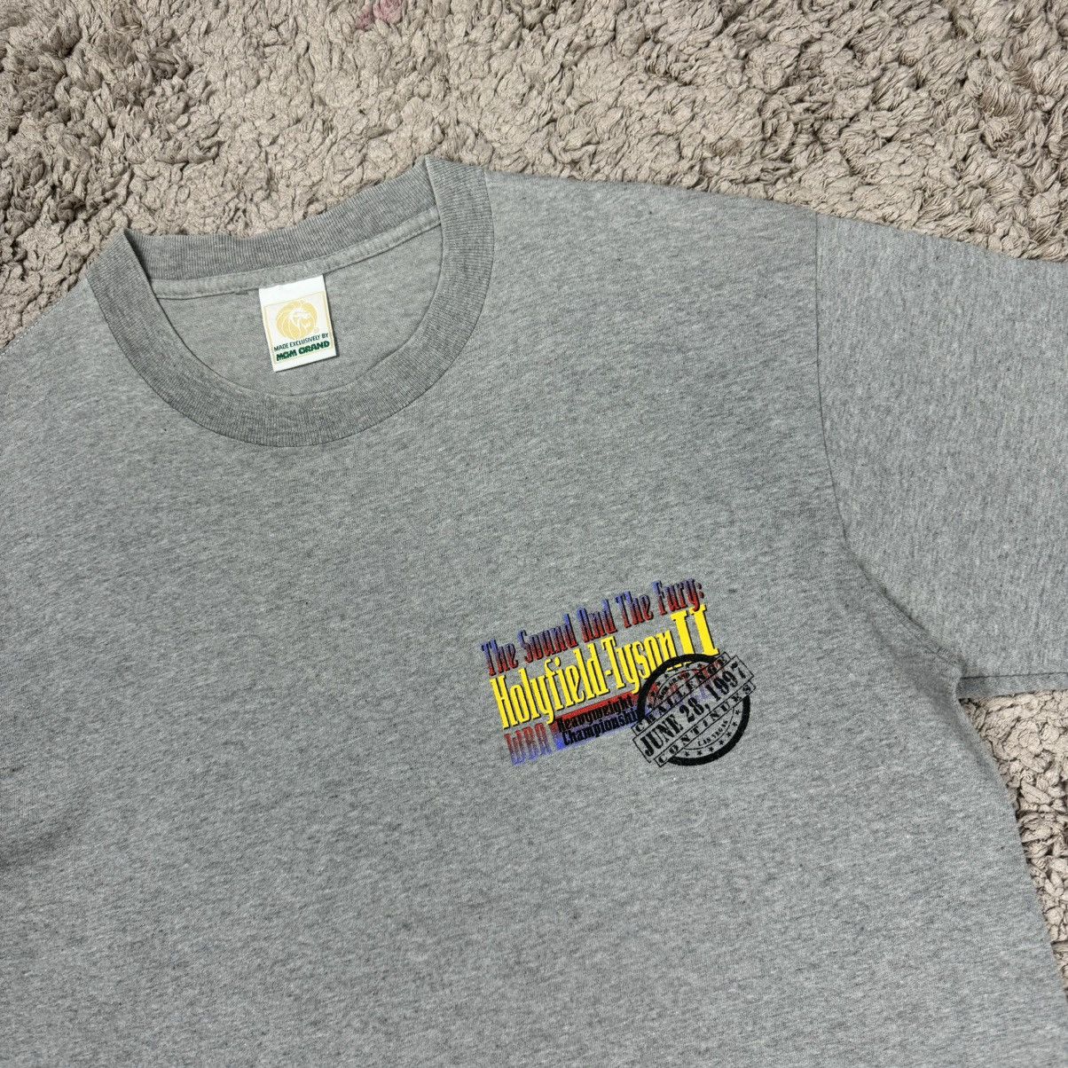 Vintage Vintage Mike Tyson VS Holyfield T-shirt Size US M / EU 48-50 / 2 - 11 Thumbnail
