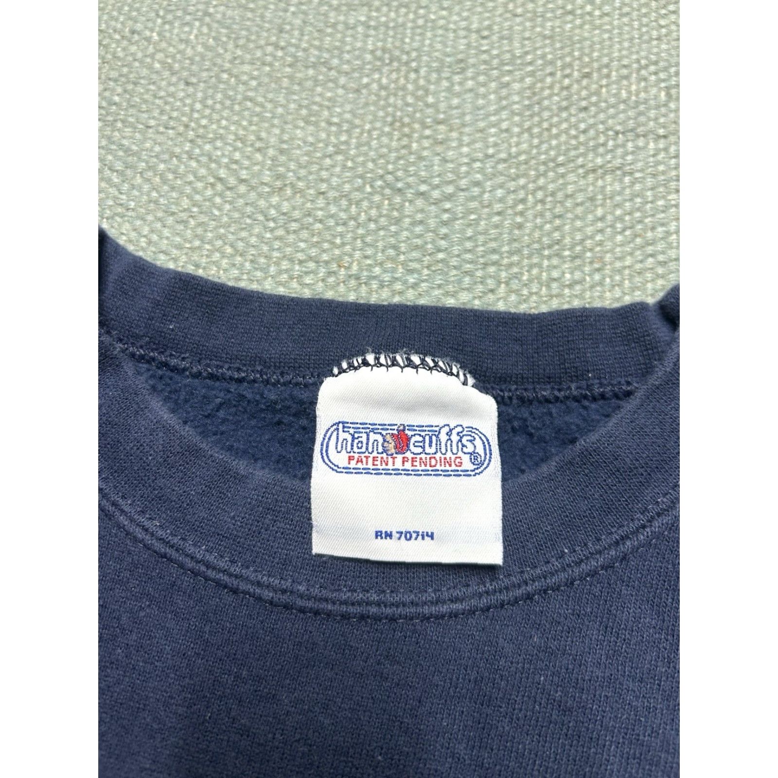 Vintage VINTAGE Handcuffs Sweatshirt Crewneck Men L Navy blue fade Large Pullover Skate Snowboard Size US L / EU 52-54 / 3 - 5 Thumbnail