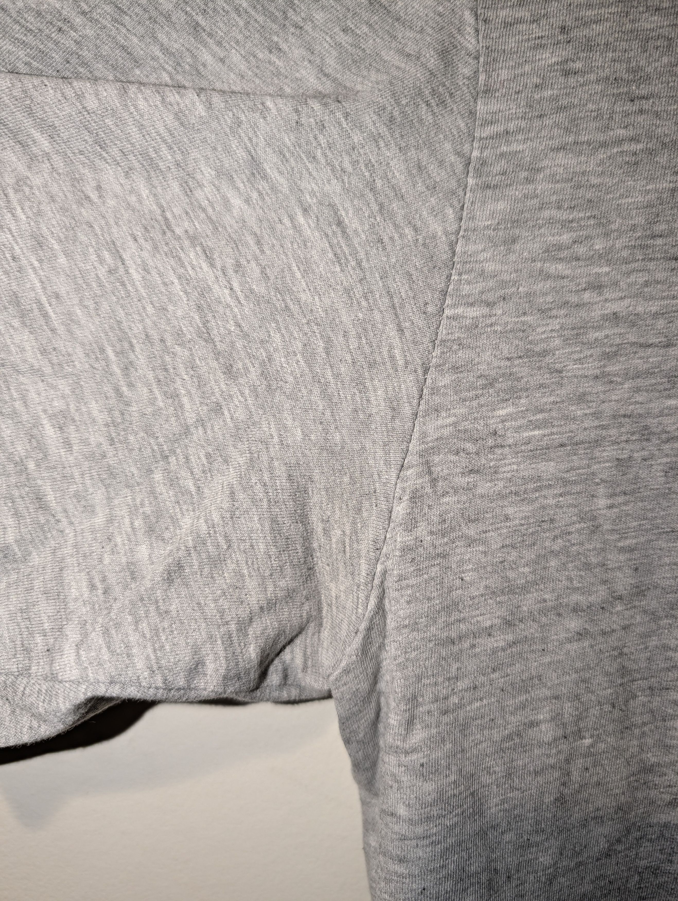 Oakley Vintage Oakley Spell Out Logo Gray Large T-Shirt Size US L / EU 52-54 / 3 - 4 Thumbnail