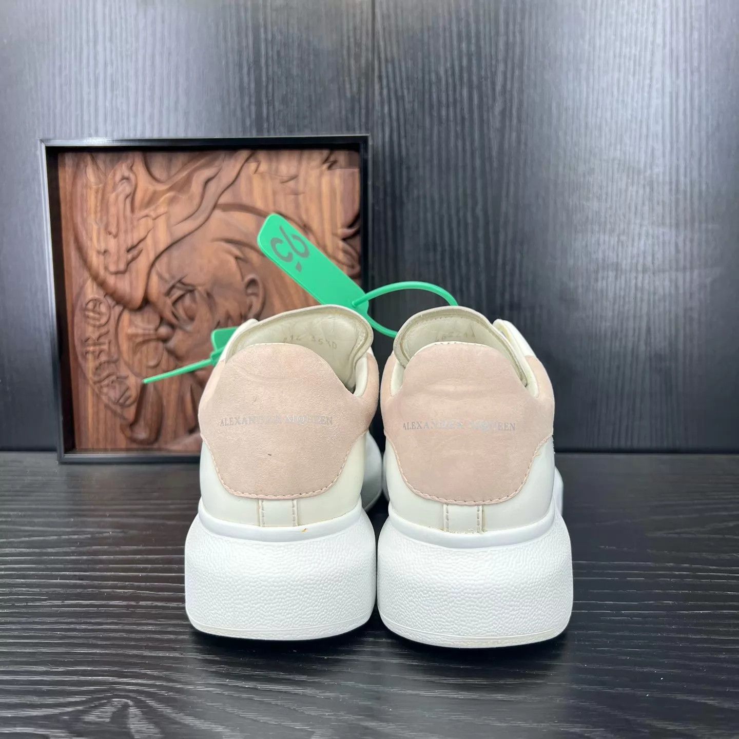 Alexander McQueen McQueen white pink suede shoes 35.5 new Size US 5 / IT 35 - 6 Thumbnail