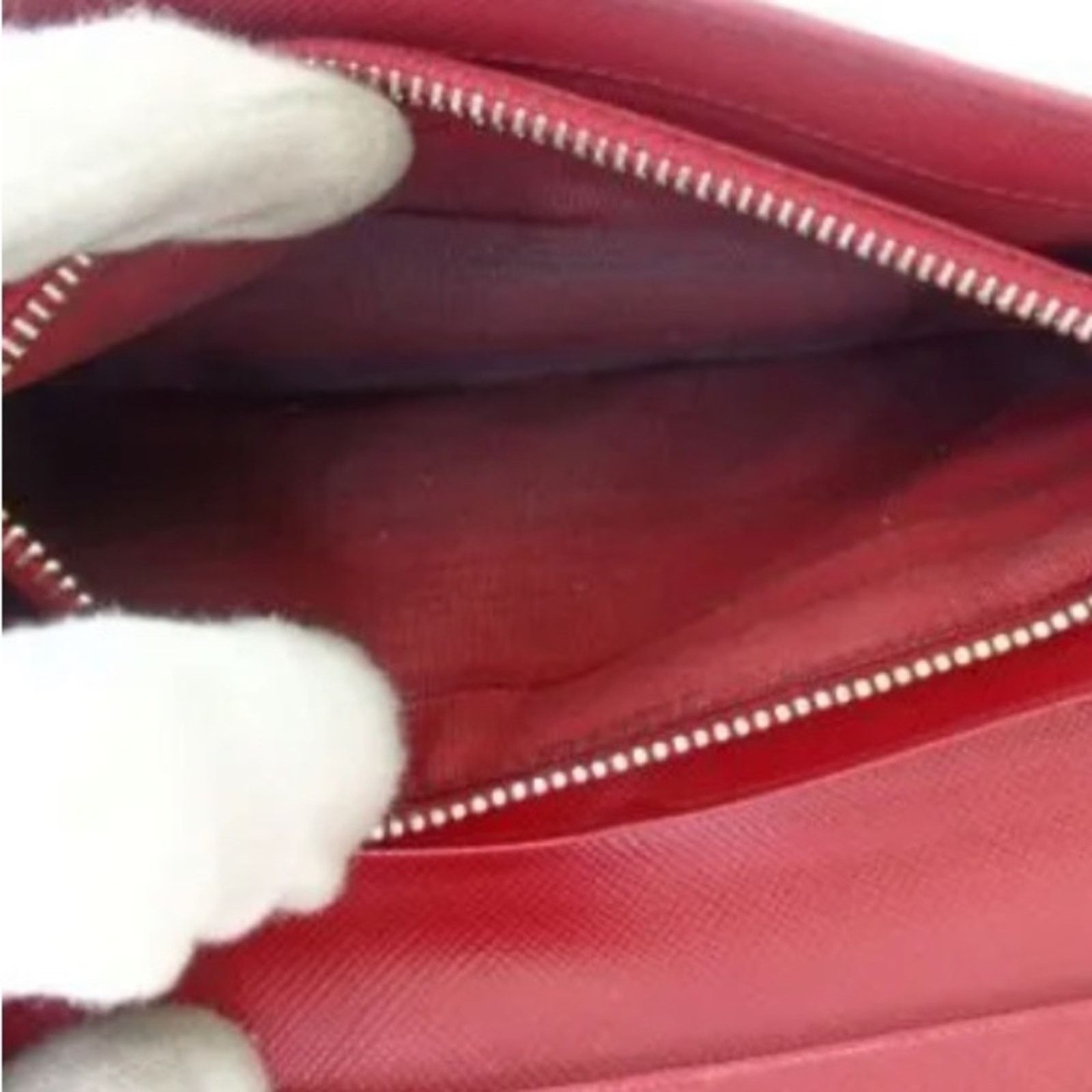 Prada EUC Prada Saffiano Long Wallet Red Size ONE SIZE - 6 Thumbnail