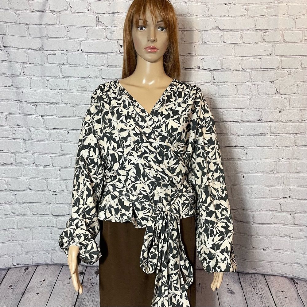 Other New Lane Bryant Classic Long Sleeve Wrap Maya Floral Top Si Size 3XL / US 20-22 - 3 Thumbnail