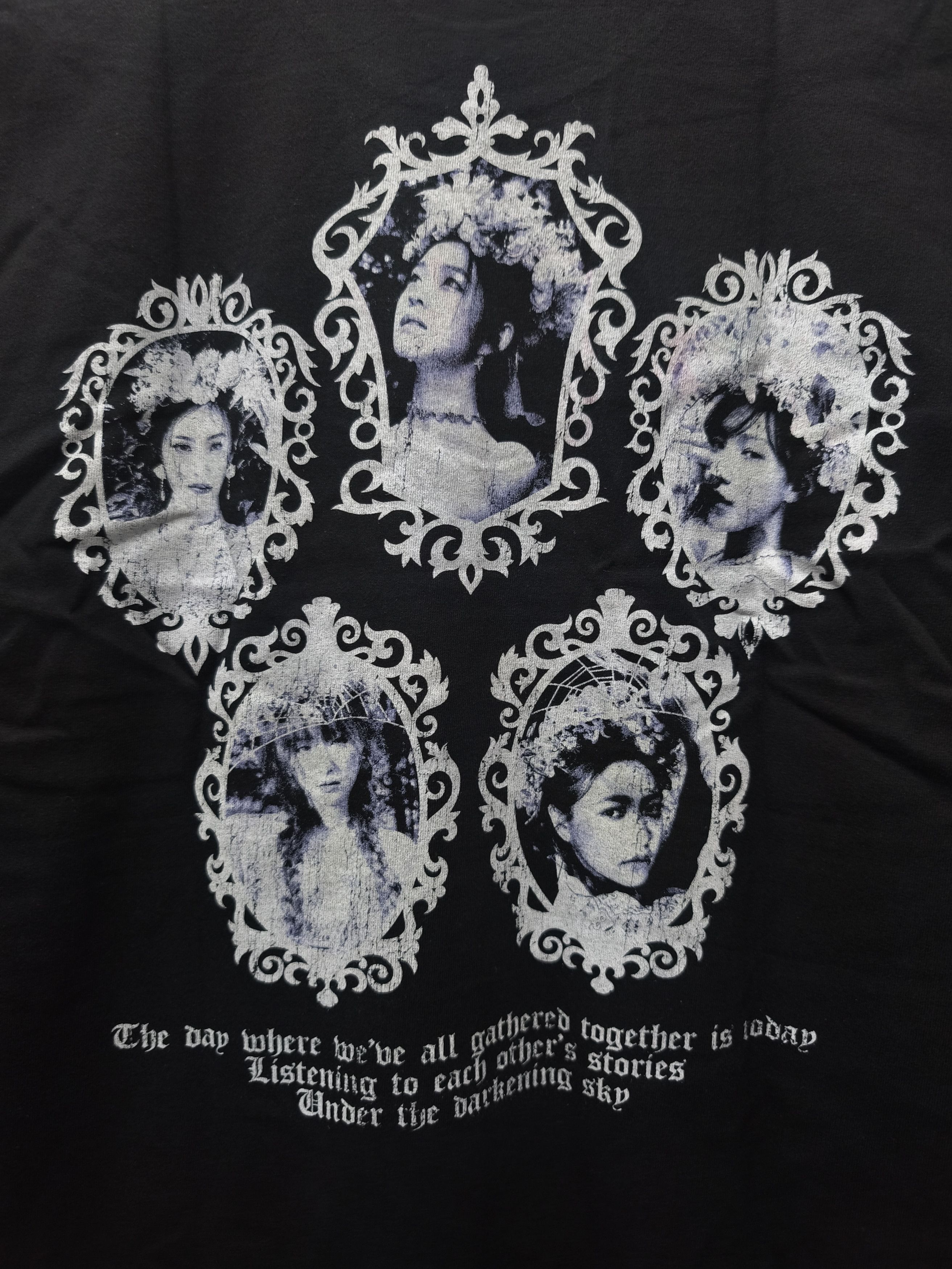 Rap Tees Red Velvet Horror Bride's T-shirt Size US XL / EU 56 / 4 - 10 Thumbnail