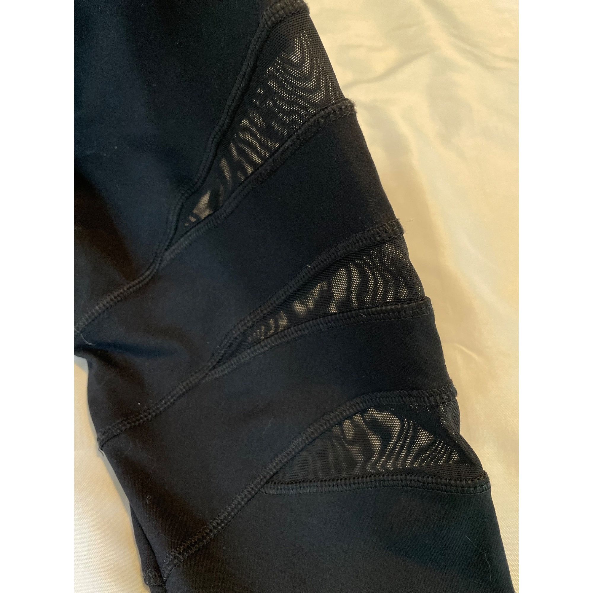 Forever 21 Forever 21 Black Mesh Detail Leggings XS Size 24" / US 00 / IT 34 - 4 Thumbnail