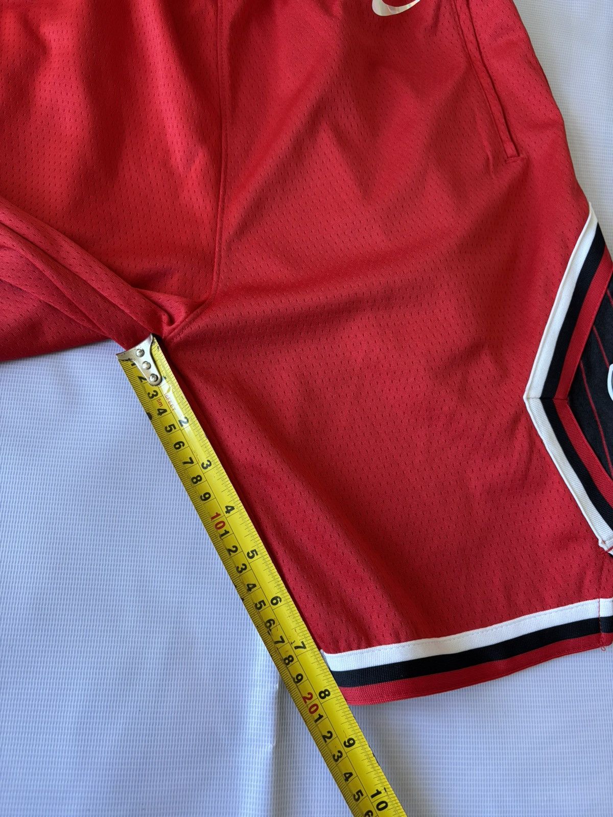 NBA Chicago Bulls Nike NBA shorts - large (more like medium) Size US 32 / EU 48 - 7 Thumbnail