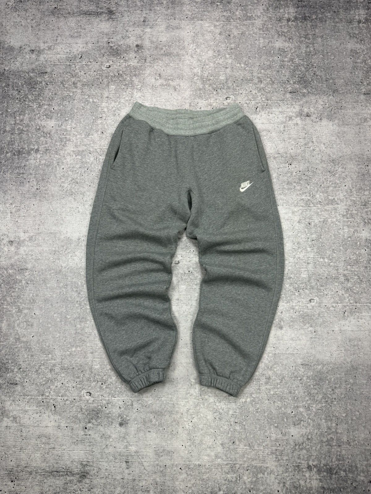 Nike Vintage Nike 90’s Y2K Style Swoosh Logo Sweatpants Joggers Size US 32 / EU 48 - 1 Thumbnail