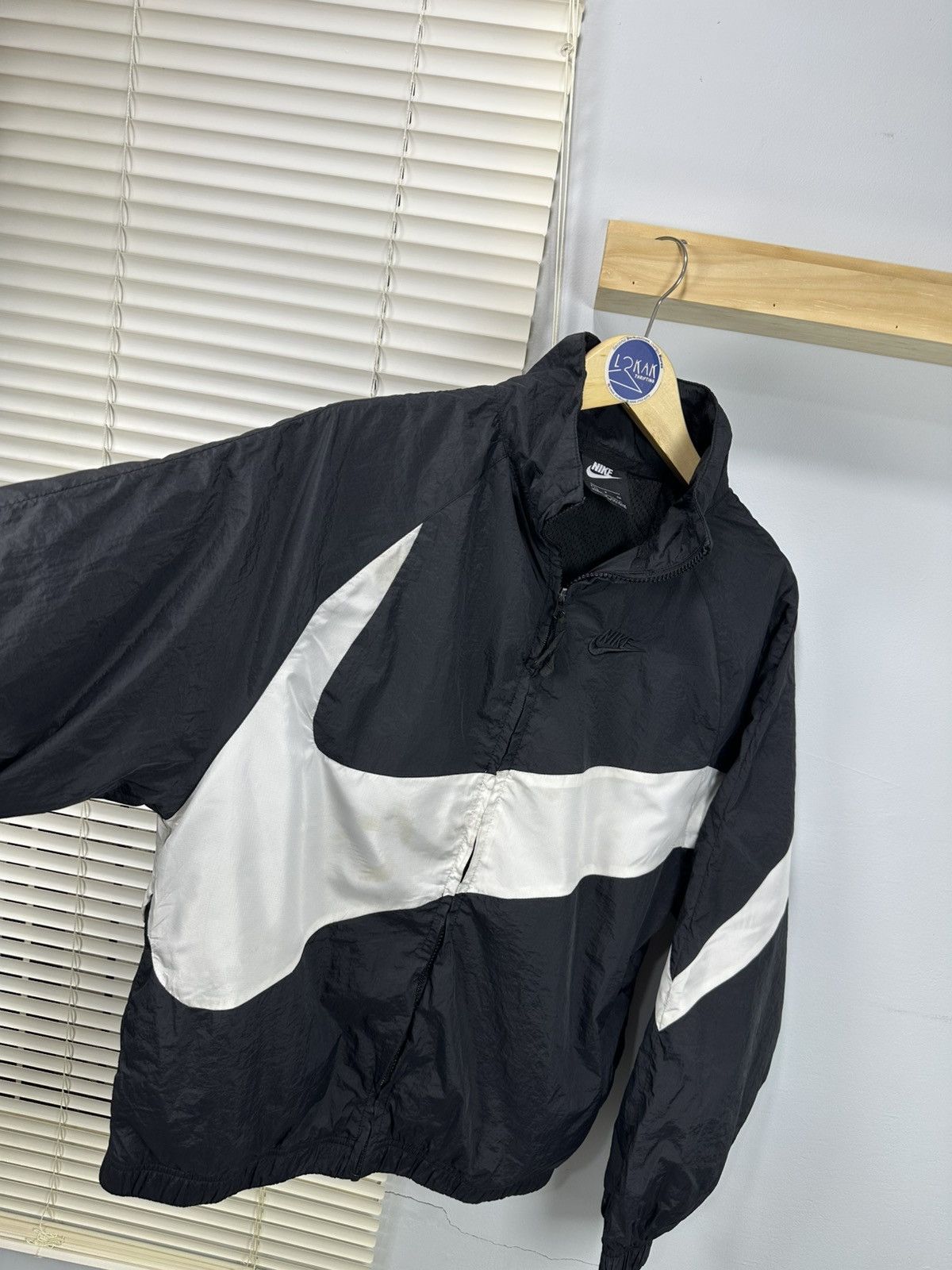Nike NIKE MEN’S SWOOSH WINDBREAKER Size US M / EU 48-50 / 2 - 3 Thumbnail