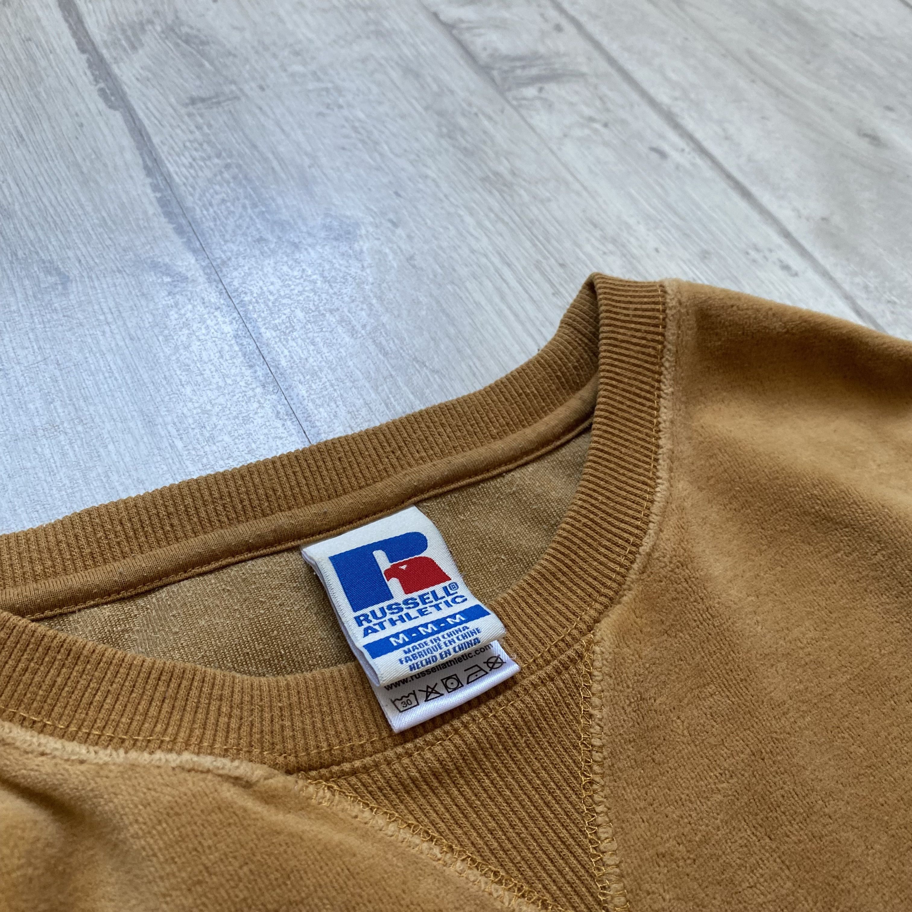 Russell Athletic 🦍Vintage 00s Russell Athletic sweatshirt velour Size US M / EU 48-50 / 2 - 7 Thumbnail
