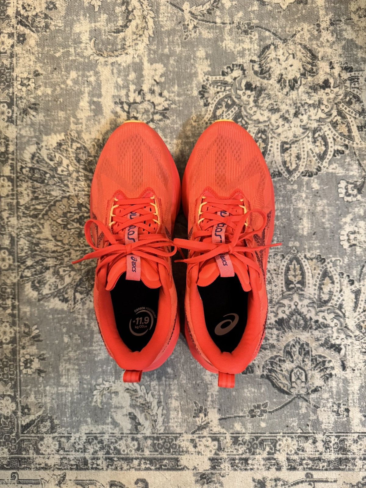 Asics Asics Novablast 5 Size US 9 / EU 42 - 2 Thumbnail
