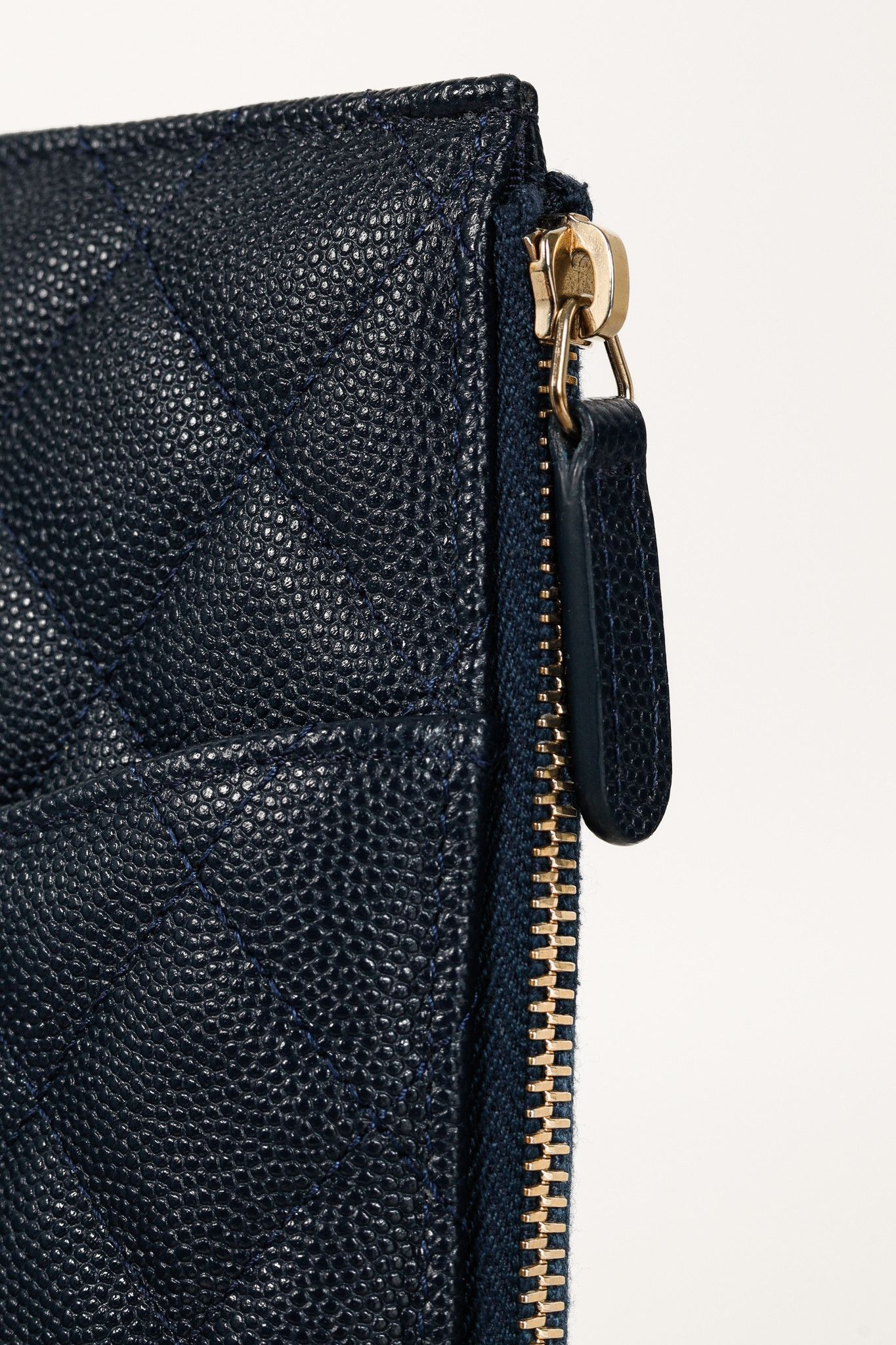Chanel Chanel Matelasse Caviar-Leather Classic Phone & Card Holder Size ONE SIZE - 6 Thumbnail