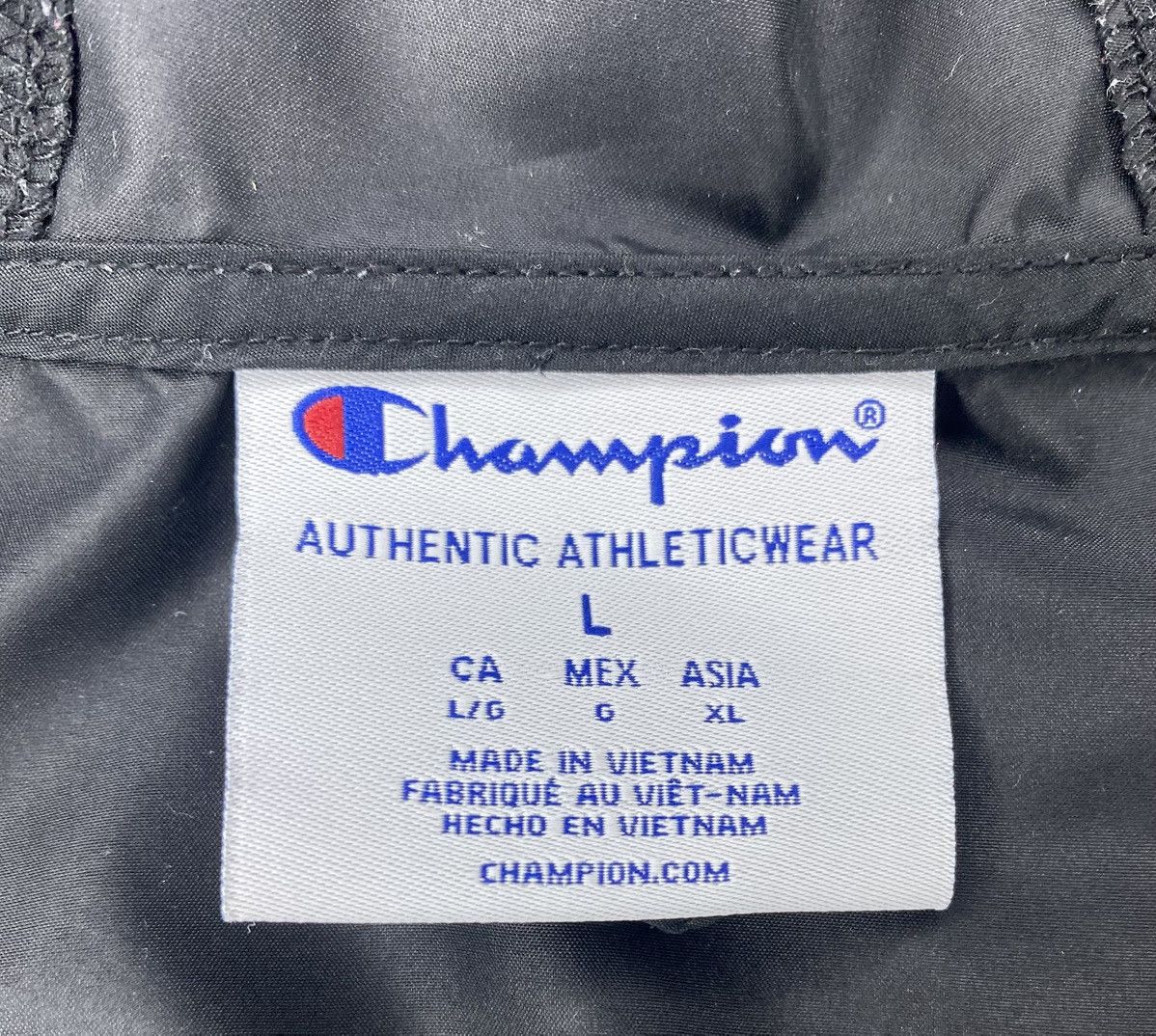 Champion Champion Hoodie L Black Logo Pullover Windbreaker 1/4 Zip Size US L / EU 52-54 / 3 - 3 Thumbnail