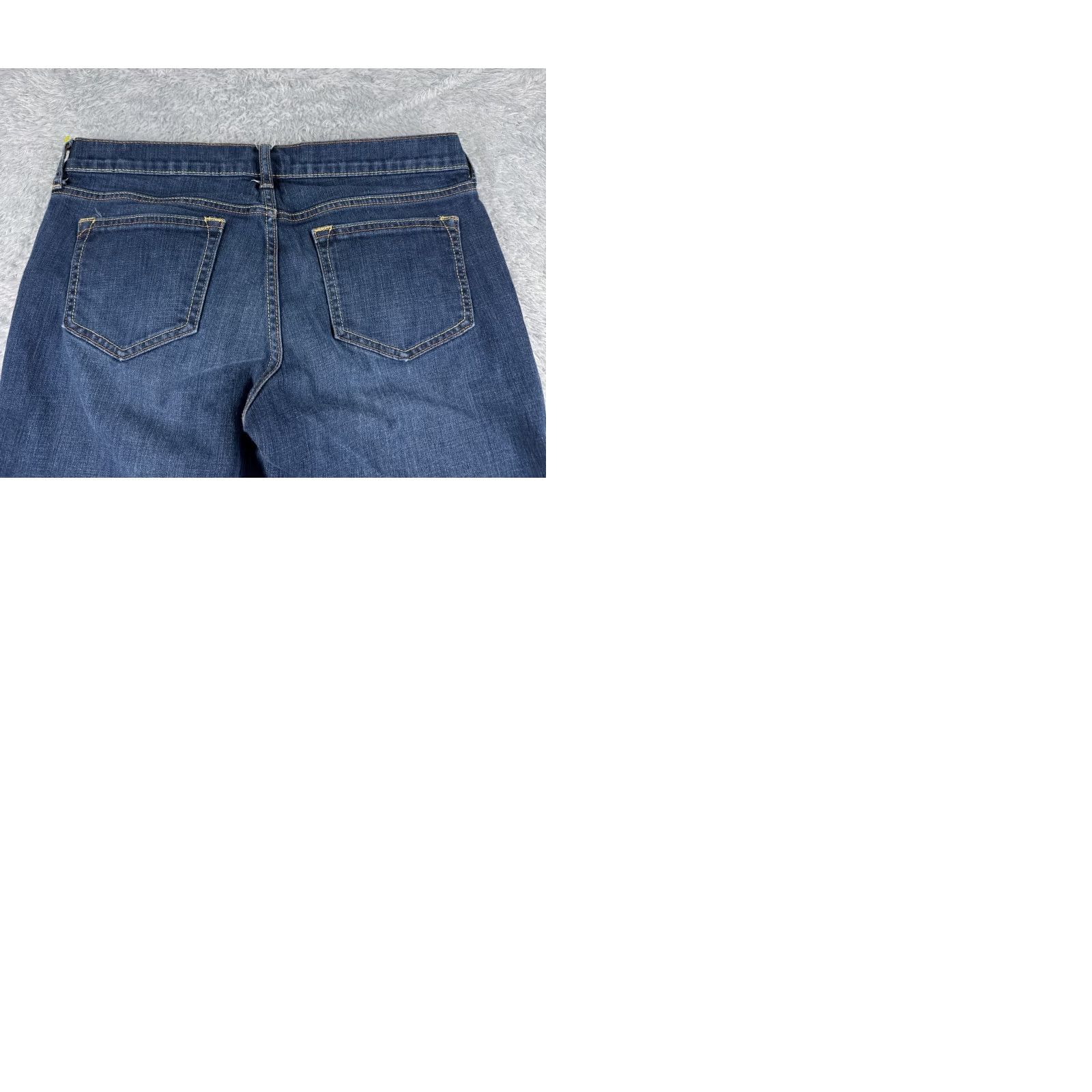 Old Navy Old Navy Jeans Women 10 Blue Denim Bootcut Low Rise 31x31 Regular Inseam 31 Denim Cotton 5-Pocket Solid Color Jeans Size 32" / US 10 / IT 46 - 10 Thumbnail