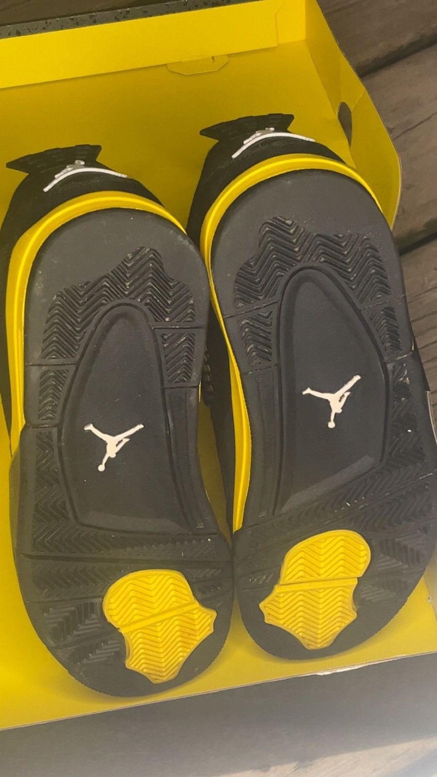 Jordan Brand 2023 Air Jordan 4 Thunder Yellow/Black With Box Size US 9 / EU 42 - 10 Thumbnail