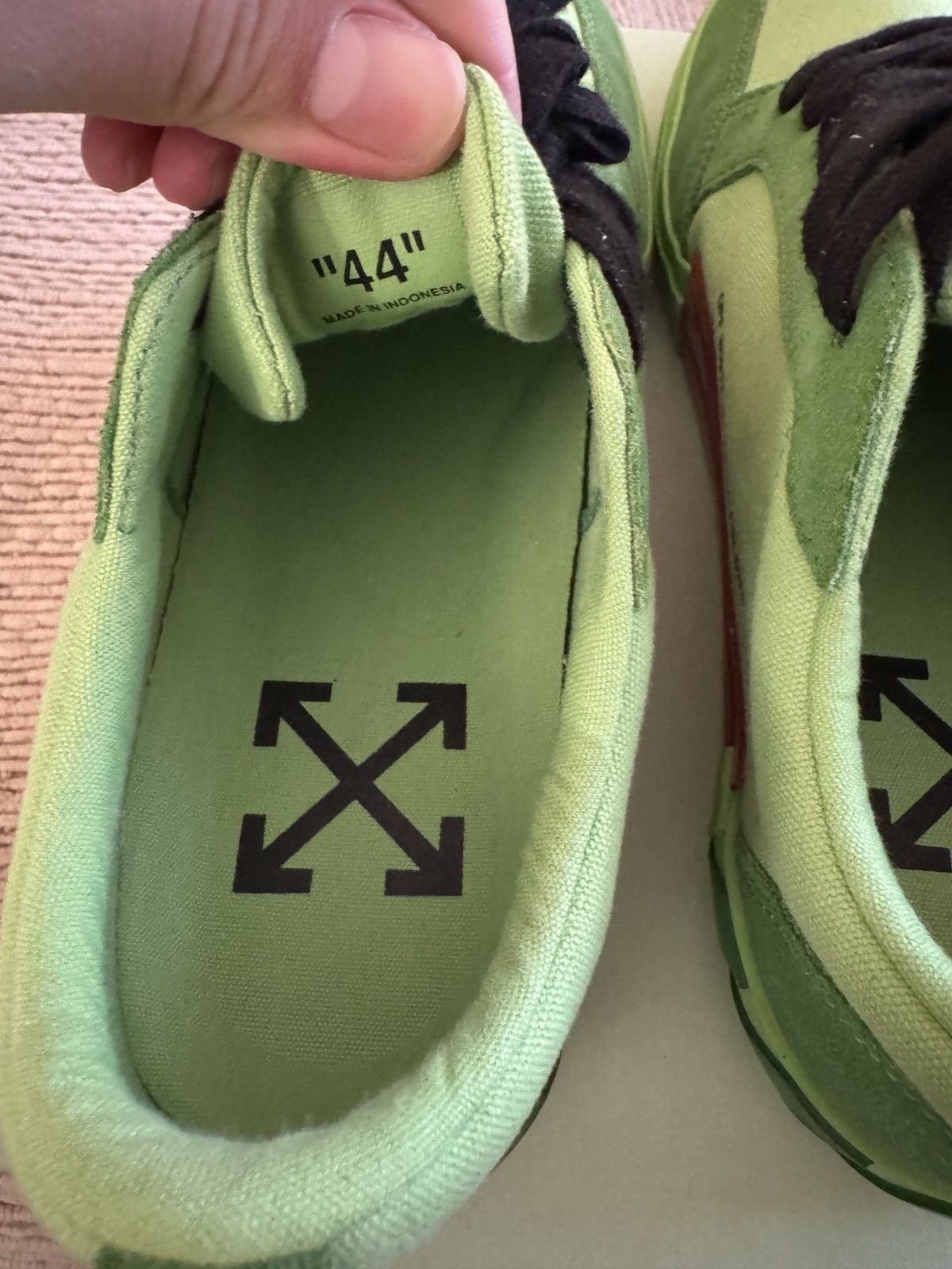 Off-White SV Exclusive Low Vulcaniz Green & Black Size US 11 / EU 44 - 7 Thumbnail