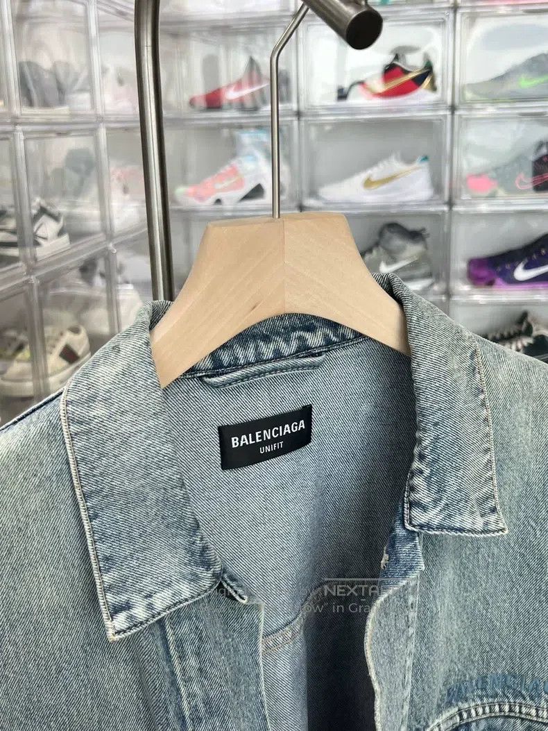 Balenciaga Balenciaga Embroidered logo denim jacket Size US L / EU 52-54 / 3 - 2 Thumbnail