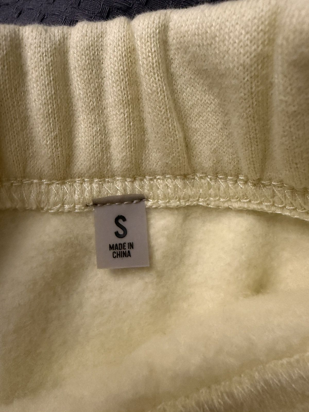 Essentials FOG Essentials Canary Sweatpants Size US 30 / EU 46 - 5 Thumbnail