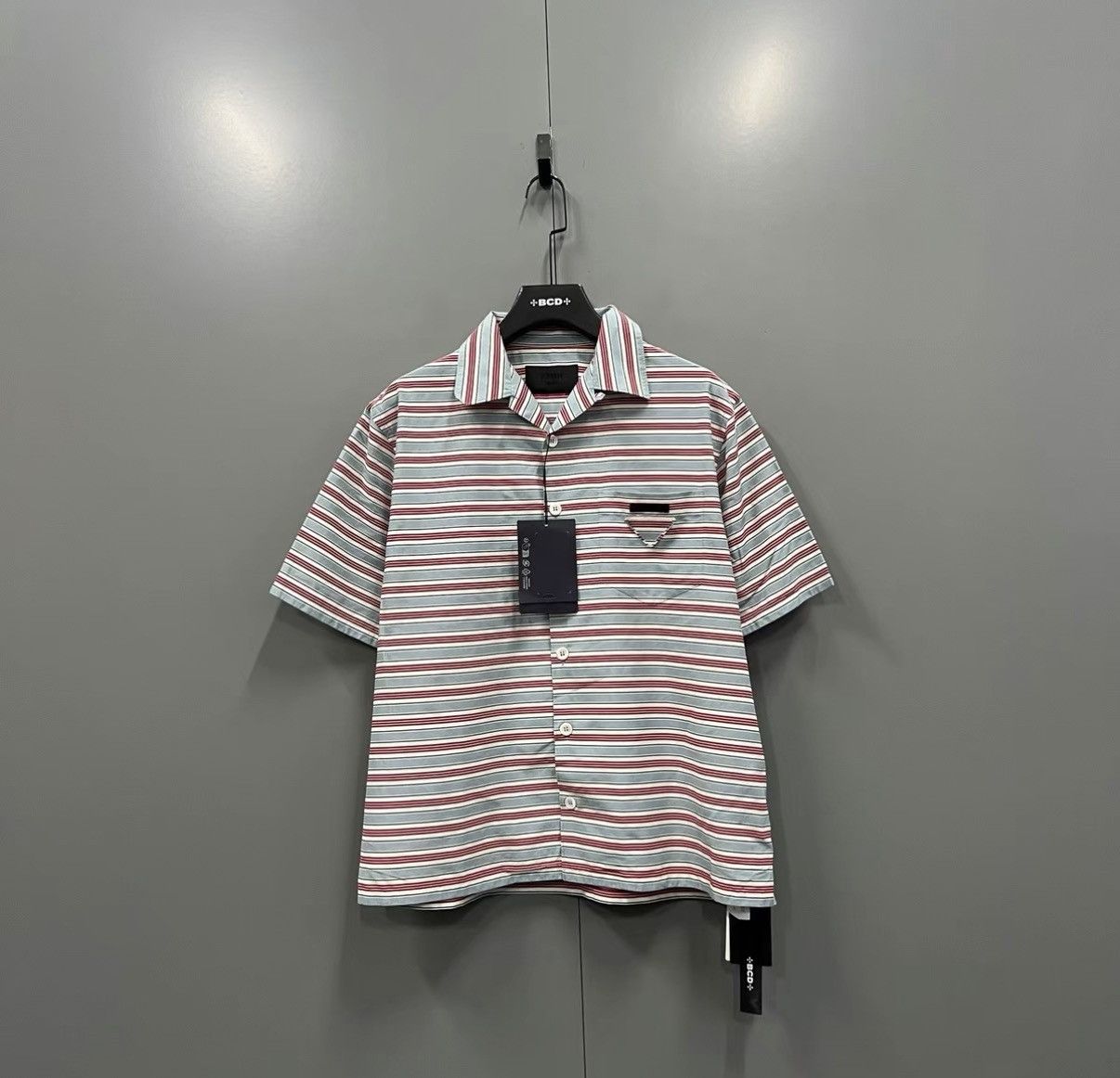 Prada Prada 25 Striped Patch Triangle Logo Short Sleeve Shirt J41 Size US M / EU 48-50 / 2 - 1 Thumbnail