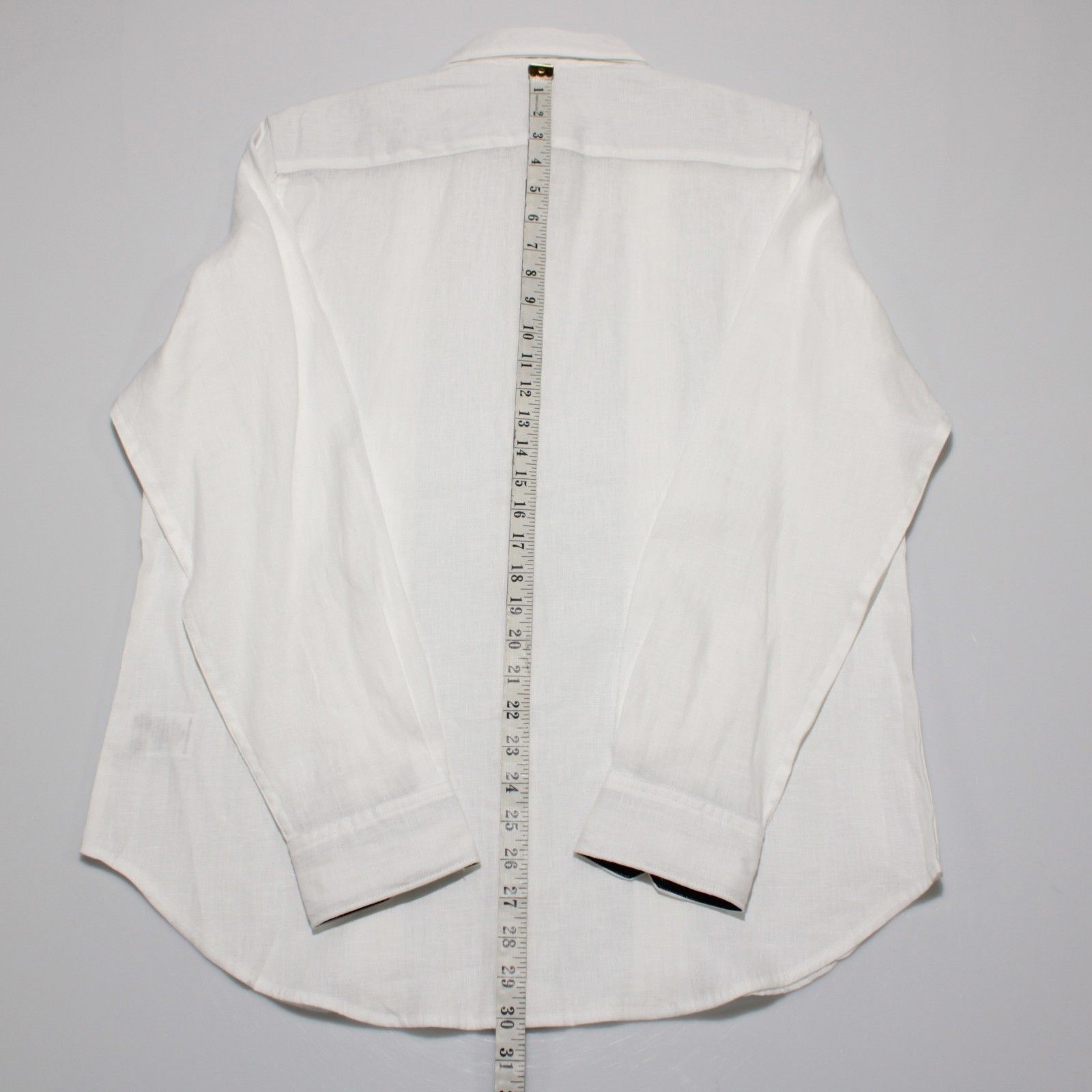 Robert Graham Robert Graham New with tags Shirt Size M US In White Size US M / EU 48-50 / 2 - 9 Thumbnail