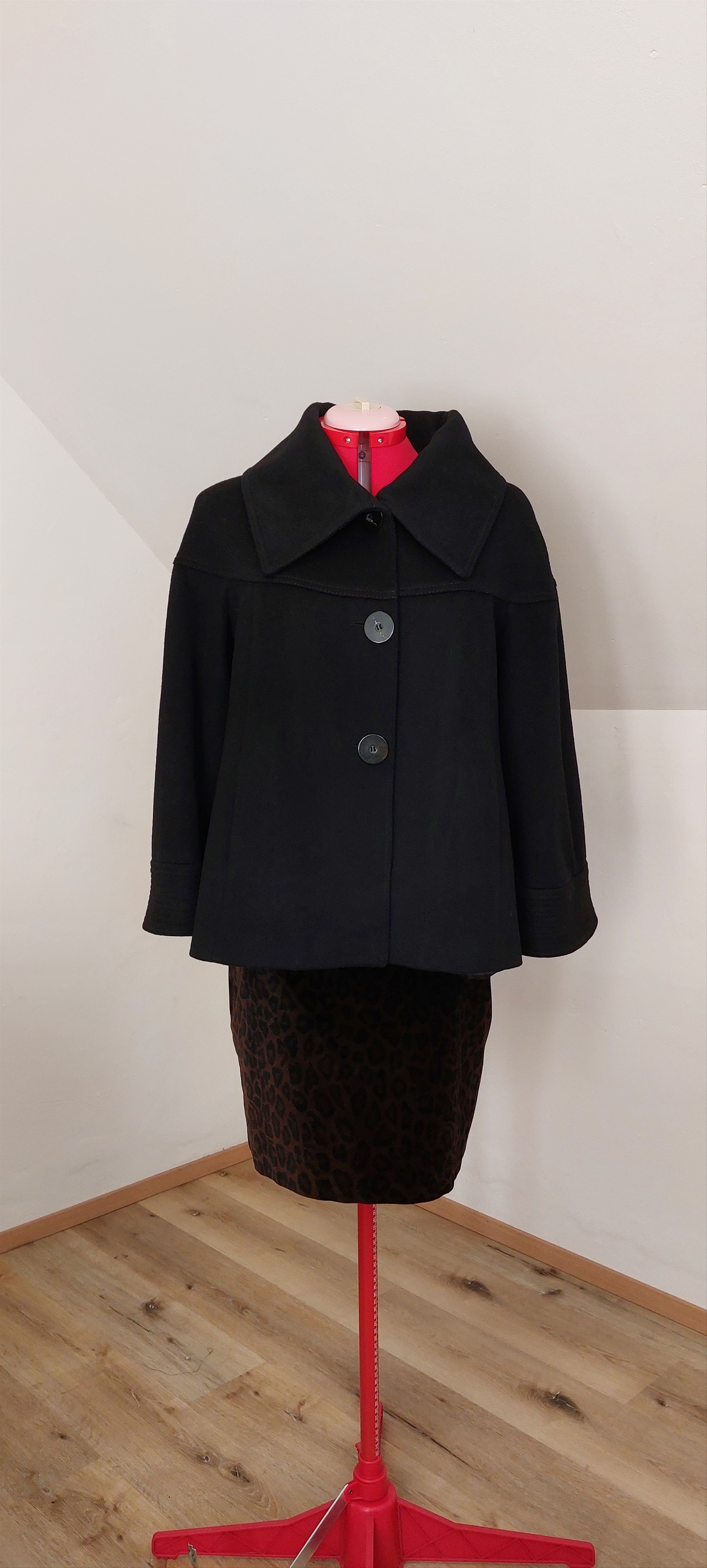 Vintage Early 2000s Y2K Minimal Wool Cropped Coat Size M / US 6-8 / IT 42-44 - 1 Thumbnail